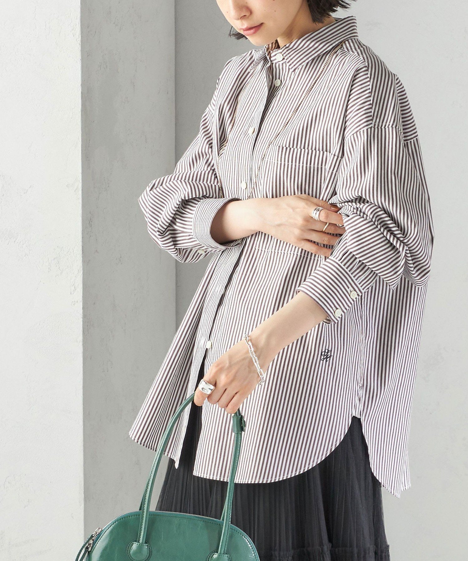 【シップス フォー ウィメン/SHIPS】の洗濯機可能 ピン オックス 刺繍 シャツ インテリア・キッズ・メンズ・レディースファッション・服の通販 founy(ファニー) ファッション Fashion レディースファッション Fashion for Women トップス・カットソー Cut & Sew Tops シャツ・ブラウス・オフィスカジュアル Elegant Blouses & Button-Ups インナー Innerwear オックス Oxford Fabric コンパクト Compact, Small Size 定番 Standard, Basic Item フォルム Silhouette, Form ベビー Baby, Babywear ポケット Pocket, Pocket Detail レギュラー Regular, Standard Fit ワンポイント One Point, Statement Accent 2026年 2026 ブラウン|ID: prp329100004855737 ipo3291000000036269456