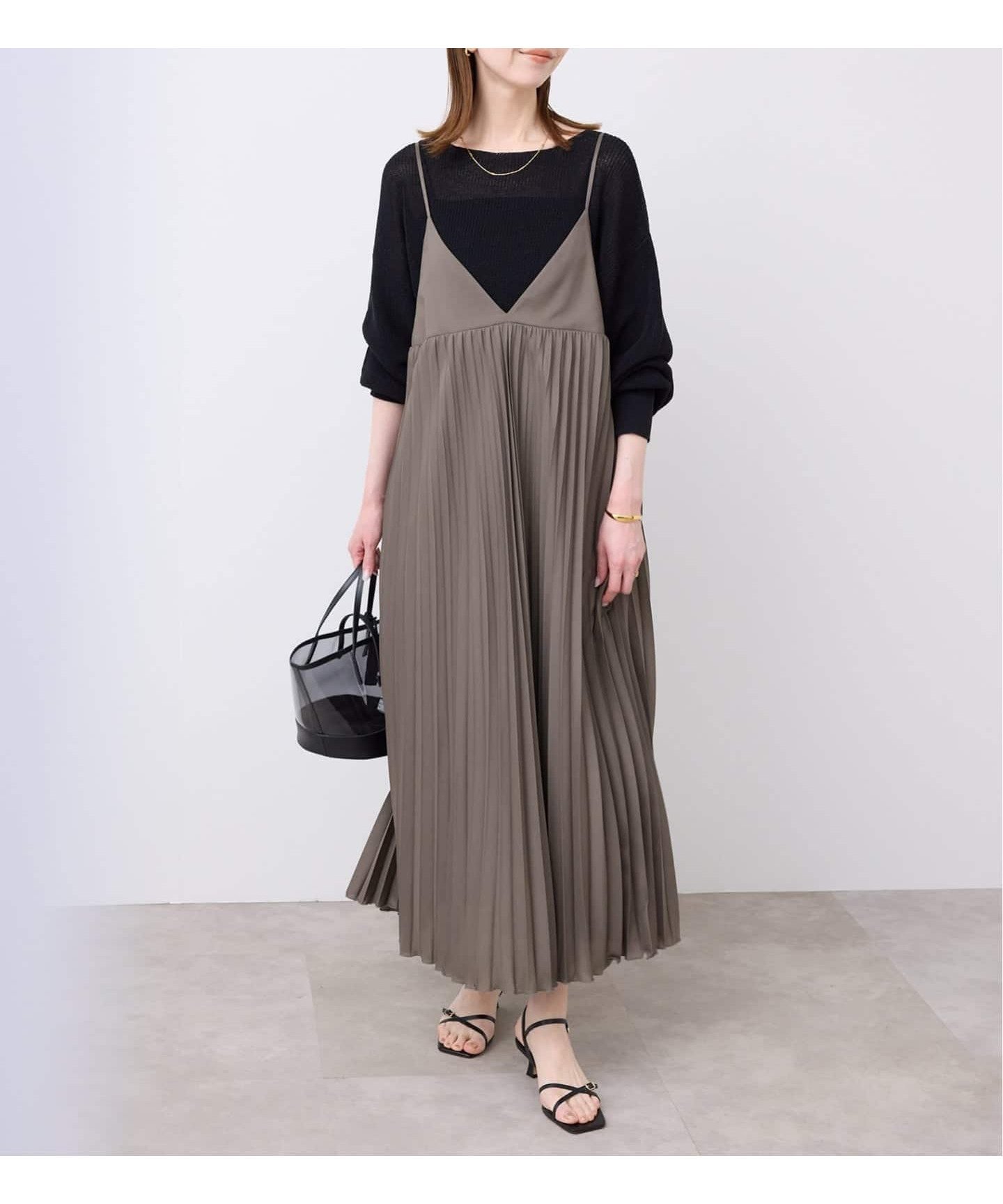 【スローブ イエナ/SLOBE IENA】の《追加》パウダリーサテンプリーツキャミワンピース インテリア・キッズ・メンズ・レディースファッション・服の通販 founy(ファニー) ファッション Fashion レディースファッション Fashion for Women ワンピース Dresses キャミソールワンピース Camisole Dresses 2025年 2025 2025-2026秋冬・A/W Autumn/Winter 2025–26 AW25–26 おすすめ Recommended / Our Picks サテン Satin, Glossy Fabric シャーリング Shirring, Ruched ジャケット Jacket, Outerwear スウェット / スエット Sweatshirt, Sweatwear バランス Balance, Style Balance ブルゾン Blouson, Bomber Jacket プリーツ Pleats, Pleated カーキ|ID: prp329100004855786 ipo3291000000036258197