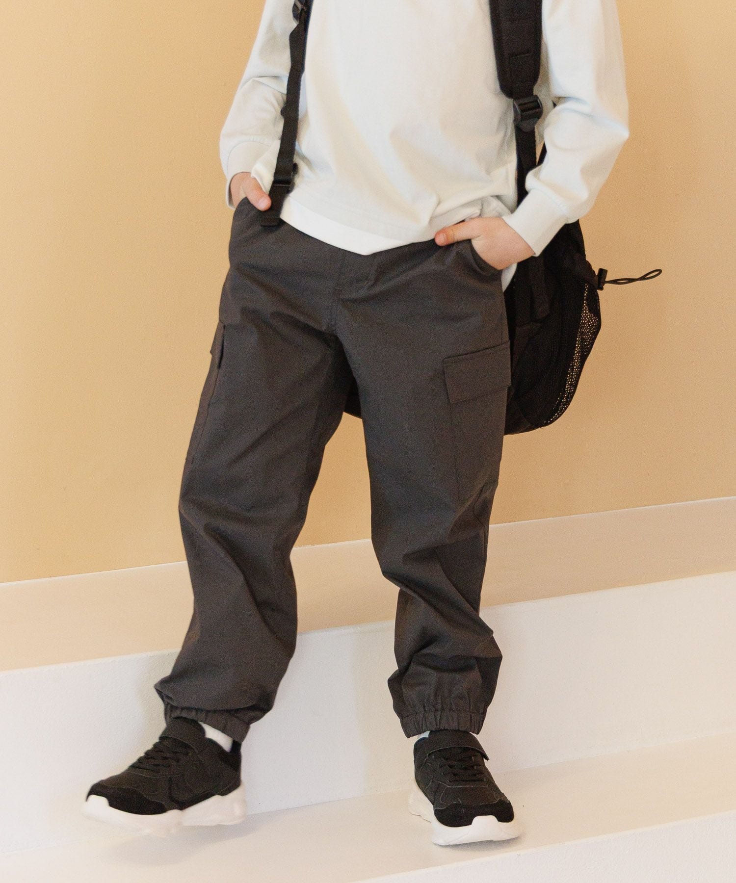 【グローバルワーク/GLOBAL WORK / KIDS】のスゴラクストレッチカーゴパンツ/キッズ/611237 インテリア・キッズ・メンズ・レディースファッション・服の通販 founy(ファニー) 　ファッション　Fashion　キッズファッション　Fashion for Kids　ボトムス　Bottoms　アウトドア　Outdoor Clothing　カーディガン　Cardigan, Knitwear　シンプル　Simple, Minimal　スウェット / スエット　Sweatshirt, Sweatwear　スタイリッシュ　Stylish, Fashionable　ストレッチ　Stretch, Stretchy Fabric　ワイド　Wide, Wide Fit　吸水　Absorbent, Quick-Dry　チャコール19|ID: prp329100004855845 ipo3291000000036205273