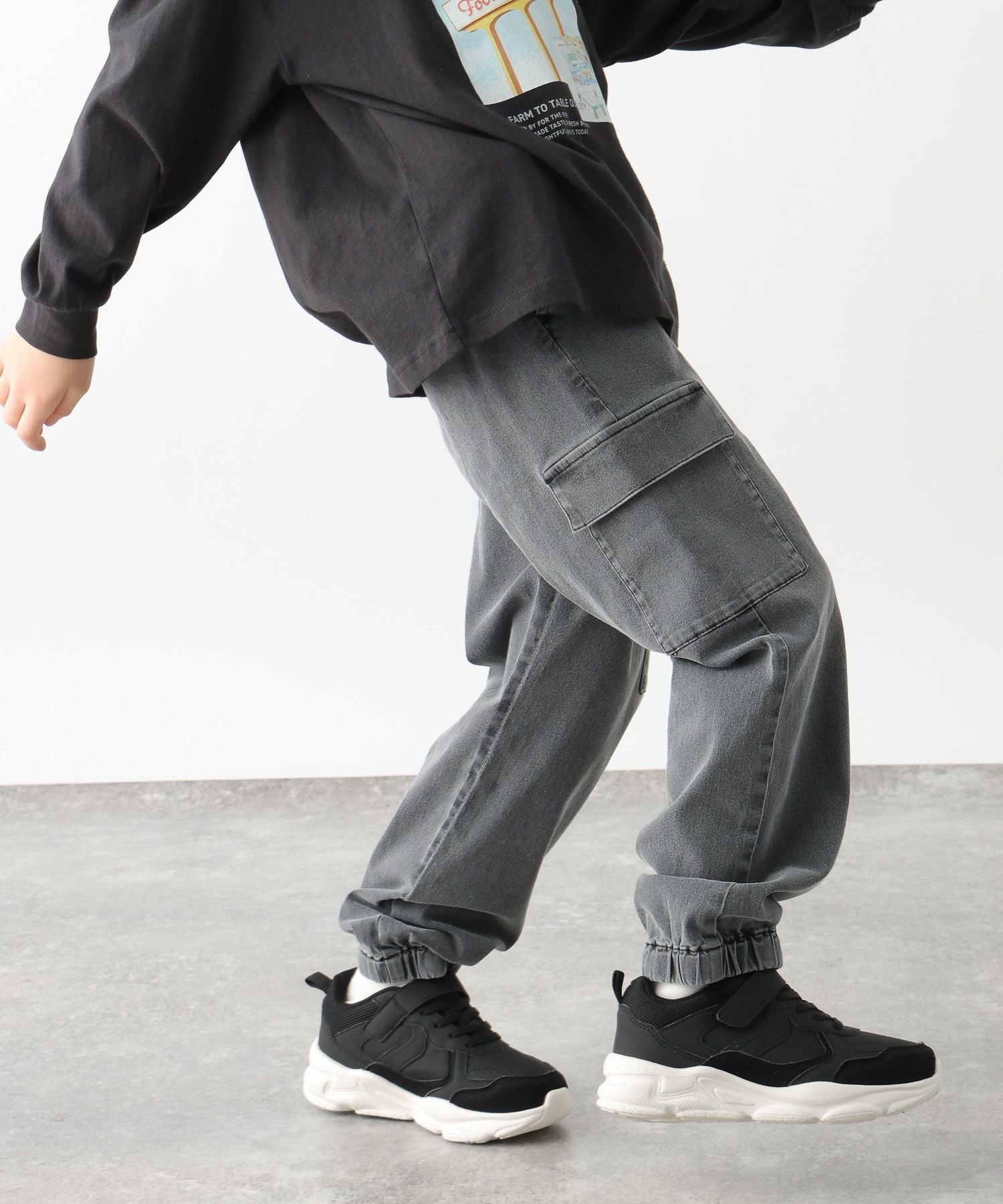 【グローバルワーク/GLOBAL WORK / KIDS】のスゴラクストレッチカーゴパンツ/キッズ/611237 インテリア・キッズ・メンズ・レディースファッション・服の通販 founy(ファニー) 　ファッション　Fashion　キッズファッション　Fashion for Kids　ボトムス　Bottoms　アウトドア　Outdoor Clothing　カーディガン　Cardigan, Knitwear　シンプル　Simple, Minimal　スウェット / スエット　Sweatshirt, Sweatwear　スタイリッシュ　Stylish, Fashionable　ストレッチ　Stretch, Stretchy Fabric　ワイド　Wide, Wide Fit　吸水　Absorbent, Quick-Dry　ブラックデニム10|ID: prp329100004855845 ipo3291000000036205283