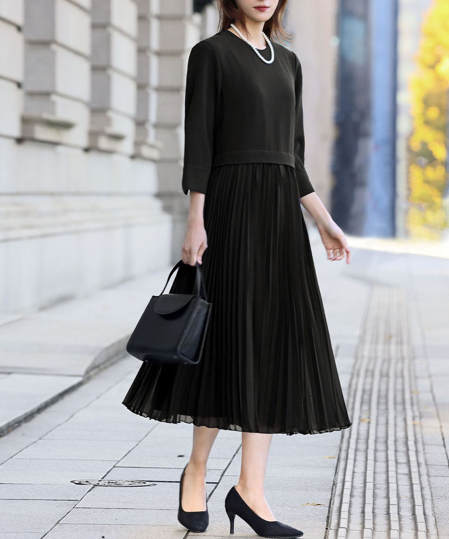 【その他のブランド/Other】の【喪服・礼服】コンビプリーツワンピース ブラックフォーマル セレモニー インテリア・キッズ・メンズ・レディースファッション・服の通販 founy(ファニー) 　ファッション　Fashion　レディースファッション　Fashion for Women　ワンピース　Dresses　アクセサリー　Fashion Accessories　エレガント 上品　Elegant　カーディガン　Cardigan, Knitwear　コンビ　Combo, Combination Style　シフォン　Chiffon, Lightweight Fabric　ジャケット　Jacket, Outerwear　ツイル　Twist, Twisted Detail　ツイード　Twill, Twill Weave　ドレス　Dress, One-Piece　ドレープ　Drape, Draping Fabric　フィット　Fit, Slim Fit　フォーマル　Formal, Dressy　フレア　Flare, Flared　プリーツ　Pleats, Pleated　おすすめ　Recommended / Our Picks　セレモニー　Ceremony　入学式　Entrance Ceremony　卒業式　Graduation Ceremony　結婚式　Wedding　ビジネス 仕事 通勤　Business / Work / Commuting　BK|ID: prp329100004855880 ipo3291000000036043000