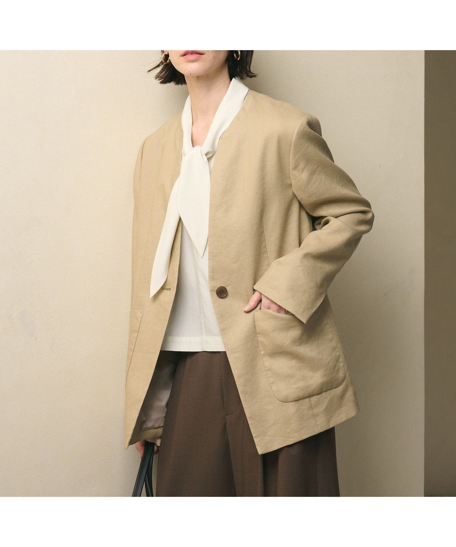 【ビューティ&ユース ユナイテッドアローズ/BEAUTY&YOUTH / UNITED ARROWS】のセルロース タイブラウス ウォッシャブル インテリア・キッズ・メンズ・レディースファッション・服の通販 founy(ファニー) 　ファッション　Fashion　レディースファッション　Fashion for Women　トップス・カットソー　Cut & Sew Tops　シャツ・ブラウス・オフィスカジュアル　Elegant Blouses & Button-Ups　インナー　Innerwear　ウォッシャブル　Machine Washable　クラシカル　Classical, Vintage-Inspired　スカーフ　Scarf, Neckwear　セットアップ　Set-Up, Coordinated Outfit　デニム　Denim, Jeans Material　なめらか　Smooth, Silky Texture　ボトム　Bottoms, Lower Wear　おすすめ　Recommended / Our Picks　セレモニー　Ceremony　OFF WHITE|ID: prp329100004856065 ipo3291000000036120757