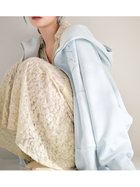 【スナイデル/SNIDEL】のエンブレムボンディングパーカー 人気、トレンドファッション・服の通販 founy(ファニー) ファッション Fashion レディースファッション Fashion for Women トップス・カットソー Cut & Sew Tops レディースパーカー・カジュアルフーディー Casual Hoodies & Sweatshirts 今季 This Season, Current Season ジップ Zip, Zipper スタンド Stand Collar, Upright Stand ストレート Straight, Straight Cut スマート Smart, Elegant フェミニン Feminine, Girly 冬 Winter / This Winter おすすめ Recommended / Our Picks thumbnail LBLU[081]|ID: prp329100004856236 ipo3291000000035808225