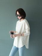 【スレンダー/SLENDER】のラウンドスリット入りロングTシャツ 長袖 重ね着 レイヤード ホワイト|ID: prp329100004856438 ipo3291000000036339658