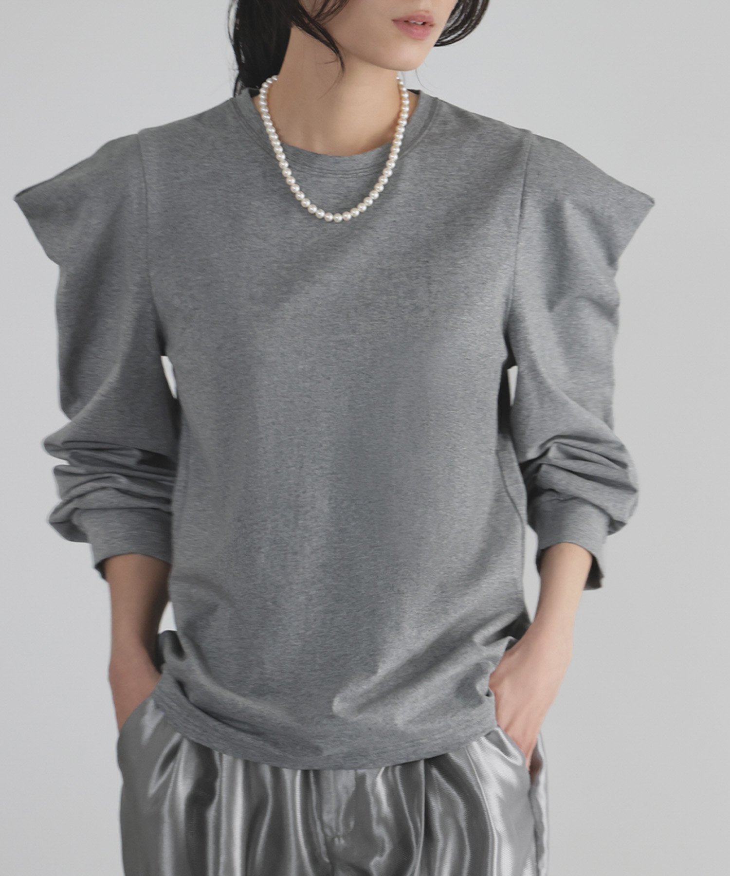 【その他のブランド/Other】のパワーショルダークルーネックプルオーバー インテリア・キッズ・メンズ・レディースファッション・服の通販 founy(ファニー) 　ファッション　Fashion　レディースファッション　Fashion for Women　トップス・カットソー　Cut & Sew Tops　カジュアルプルオーバー・ニットトップス　Pullovers & Knit Tops / Casual Pullovers　エレガント 上品　Elegant　スリーブ　Sleeve, Long Sleeve / Short Sleeve　再入荷　Restock / Back in Stock　GRY|ID: prp329100004856696 ipo3291000000036161246