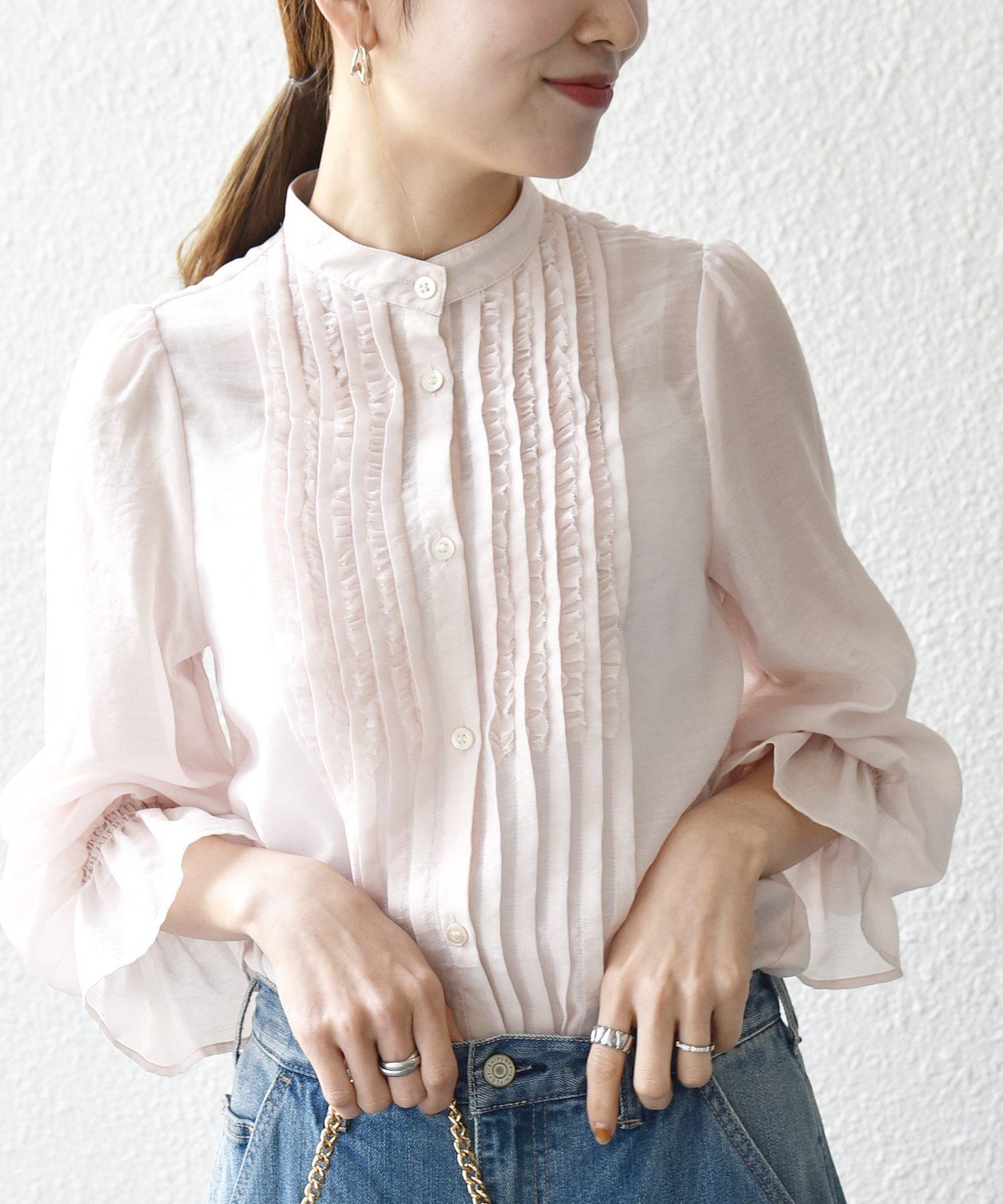 【シップス フォー ウィメン/SHIPS】のSHIPS any 手洗い可能 シアー フリル バンドカラー シャツ ブラウス インテリア・キッズ・メンズ・レディースファッション・服の通販 founy(ファニー) ファッション Fashion レディースファッション Fashion for Women トップス・カットソー Cut & Sew Tops シャツ・ブラウス・オフィスカジュアル Elegant Blouses & Button-Ups インナー Innerwear 洗える Machine Washable カーディガン Cardigan, Knitwear コンパクト Compact, Small Size シアー Sheer, See-Through シャイニー Shiny, Glossy Finish ジャケット Jacket, Outerwear スタンド Stand Collar, Upright Stand フリル Frill, Ruffle フロント Front, Front Design ビジネス 仕事 通勤 Business / Work / Commuting 2026年 2026 ピンク|ID: prp329100004857133 ipo3291000000036072950