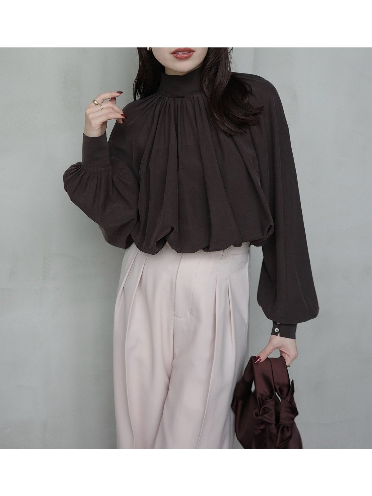 【アニュアンス/anuans】のキュプラコットンボリュームブラウス インテリア・キッズ・メンズ・レディースファッション・服の通販 founy(ファニー) 　ファッション　Fashion　レディースファッション　Fashion for Women　トップス・カットソー　Cut & Sew Tops　シャツ・ブラウス・オフィスカジュアル　Elegant Blouses & Button-Ups　インナー　Innerwear　キュプラ　Cupro, Eco Fabric　クラシック　Classic, Timeless Style　スタンド　Stand Collar, Upright Stand　パウダー　Powder, Soft Tone　フロント　Front, Front Design　モダン　Modern, Contemporary　再入荷　Restock / Back in Stock　日本製　Made In Japan　夏　Summer　エレガント 上品　Elegant　BROWN|ID: prp329100004858854 ipo3291000000036291680