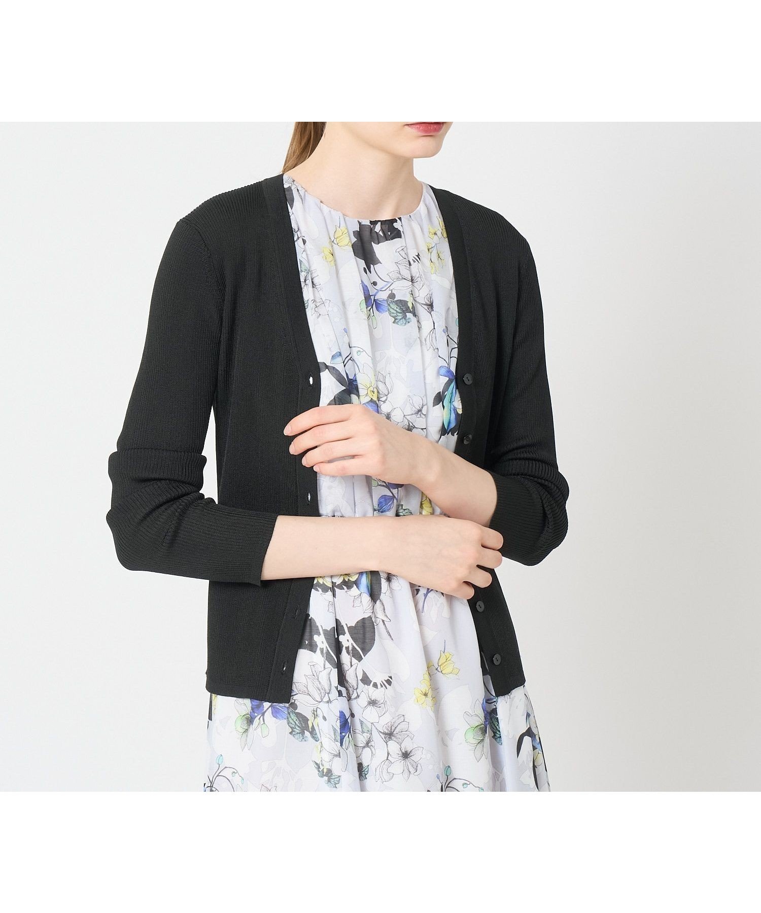 【アナイ/ANAYI】のアセテートポリエステルVカーディガン インテリア・キッズ・メンズ・レディースファッション・服の通販 founy(ファニー) 　ファッション　Fashion　レディースファッション　Fashion for Women　トップス・カットソー　Cut & Sew Tops　カーディガン・羽織り　Layered Style Cardigans　アンサンブル　Ensemble Set　カーディガン　Cardigan, Knitwear　スマート　Smart, Elegant　定番　Standard, Basic Item　人気　Popular, Best Seller　ミラノリブ　Milano Rib, Milano Stitch　S/S・春夏　SS, Spring/Summer, Warm Season　再入荷　Restock / Back in Stock　夏　Summer　black|ID: prp329100004858882 ipo3291000000036220224