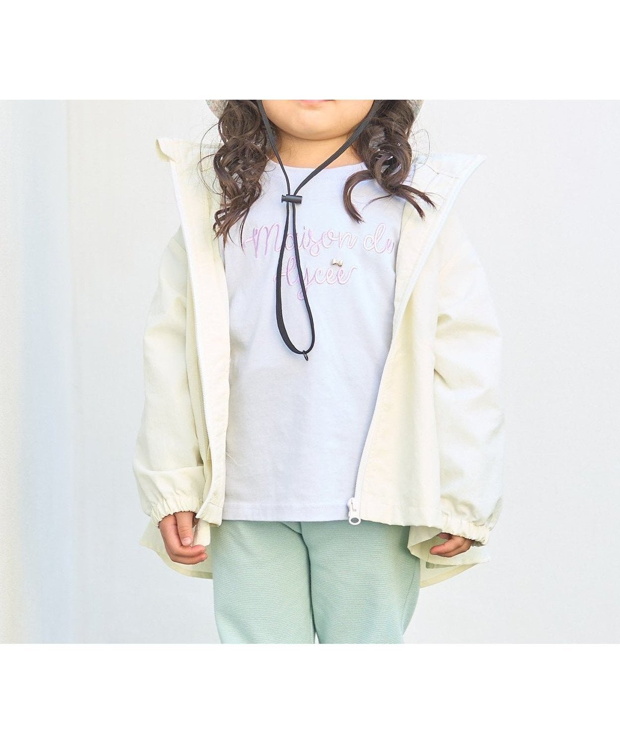 【ナルミヤ オンライン/NARUMIYA ONELINE / KIDS】の【スクール対応】【撥水・防汚・耐久・UV】収納袋付きバックフリルAラインマウンテンパーカー インテリア・キッズ・メンズ・レディースファッション・服の通販 founy(ファニー) 　ファッション　Fashion　キッズファッション　Fashion for Kids　コンパクト　Compact, Small Size　パーカー　Hoodie, Parka　フリル　Frill, Ruffle　ラベンダー　Lavender　おすすめ　Recommended / Our Picks　アイボリー|ID: prp329100004859201 ipo3291000000036208810