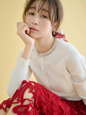 【セルフォード/CELFORD】の【UVカット】シルクブレンドビジューネックカーディガン 人気、トレンドファッション・服の通販 founy(ファニー) ファッション Fashion レディースファッション Fashion for Women トップス・カットソー Cut & Sew Tops カーディガン・羽織り Layered Style Cardigans おすすめ Recommended / Our Picks ウェーブ Wavy Pattern コンパクト Compact, Small Size シルク Silk, 100% Silk スマート Smart, Elegant デニム Denim, Jeans Material バランス Balance, Style Balance ビジュー Bijou, Jewel-like Accent ポケット Pocket, Pocket Detail エレガント 上品 Elegant |ID:prp329100004860530