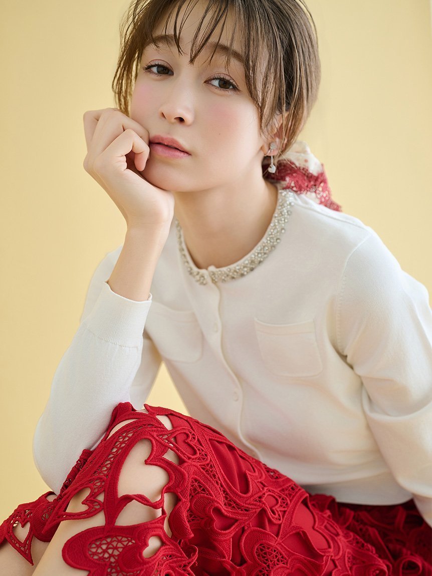 【セルフォード/CELFORD】の【UVカット】シルクブレンドビジューネックカーディガン 人気、トレンドファッション・服の通販 founy(ファニー) 　ファッション　Fashion　レディースファッション　Fashion for Women　トップス・カットソー　Cut & Sew Tops　カーディガン・羽織り　Layered Style Cardigans　おすすめ　Recommended / Our Picks　ウェーブ　Wavy Pattern　コンパクト　Compact, Small Size　シルク　Silk, 100% Silk　スマート　Smart, Elegant　デニム　Denim, Jeans Material　バランス　Balance, Style Balance　ビジュー　Bijou, Jewel-like Accent　ポケット　Pocket, Pocket Detail　エレガント 上品　Elegant　 other-1|ID: prp329100004860530 ipo3291000000036268434