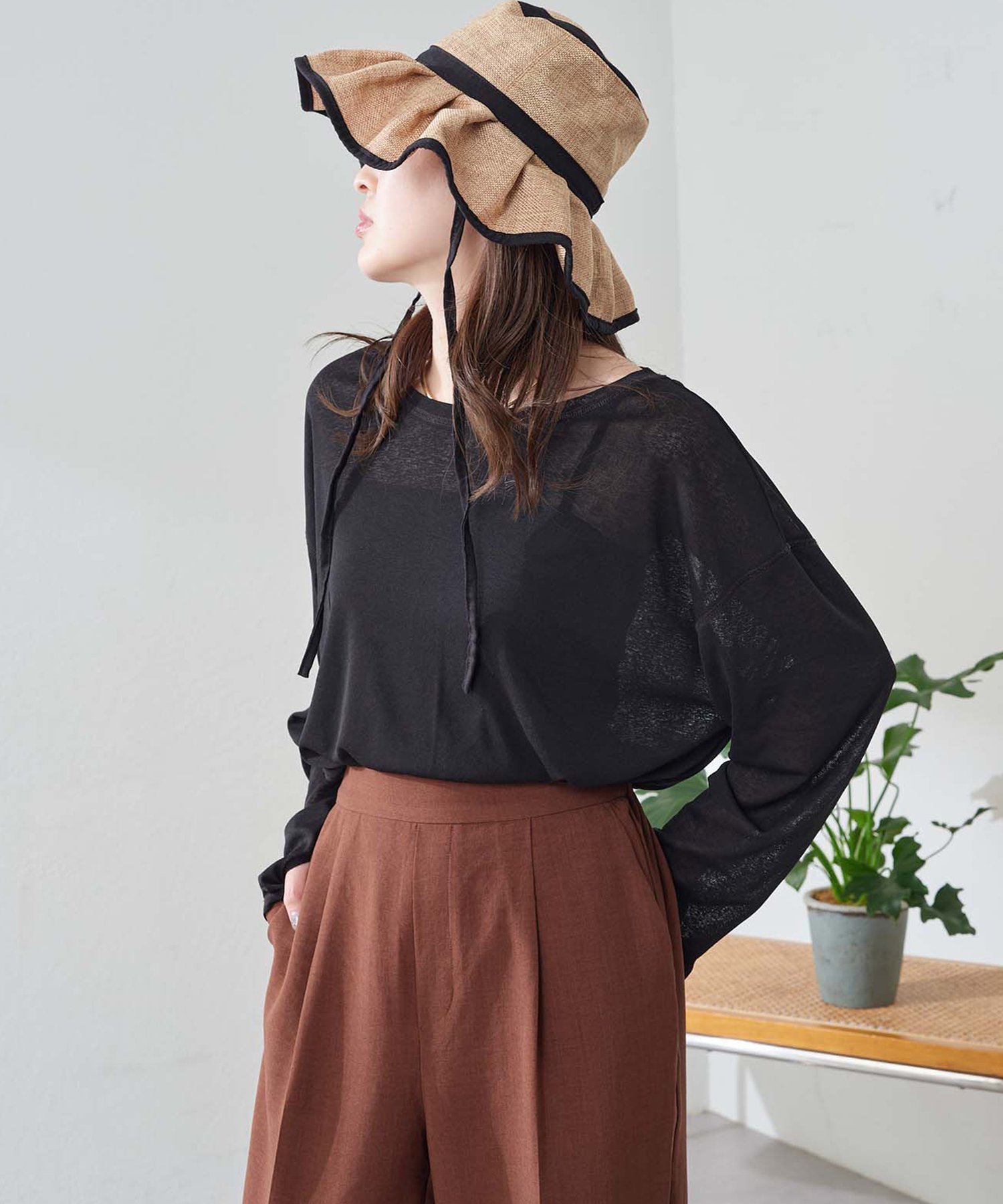 【チャオパニックティピー/CIAOPANIC TYPY】の【17色展開】サイドスリットシアートップス インテリア・キッズ・メンズ・レディースファッション・服の通販 founy(ファニー) 　ファッション　Fashion　レディースファッション　Fashion for Women　トップス・カットソー　Cut & Sew Tops　インナー　Innerwear　秋　Autumn　キャミソール　Camisole, Spaghetti Strap Top　キャミワンピース　Cami Dress, Slip Dress　サロペット　Overalls, Salopette　シアー　Sheer, See-Through　シンプル　Simple, Minimal　スウェット / スエット　Sweatshirt, Sweatwear　スリット　Slit, Slit Detail　デニム　Denim, Jeans Material　トレンド　Trend, Trending Now　フォーマル　Formal, Dressy　ルーズ　Loose, Oversized　ロング　Long, Long-Length　再入荷　Restock / Back in Stock　おすすめ　Recommended / Our Picks　ブラック|ID: prp329100004861623 ipo3291000000036040224