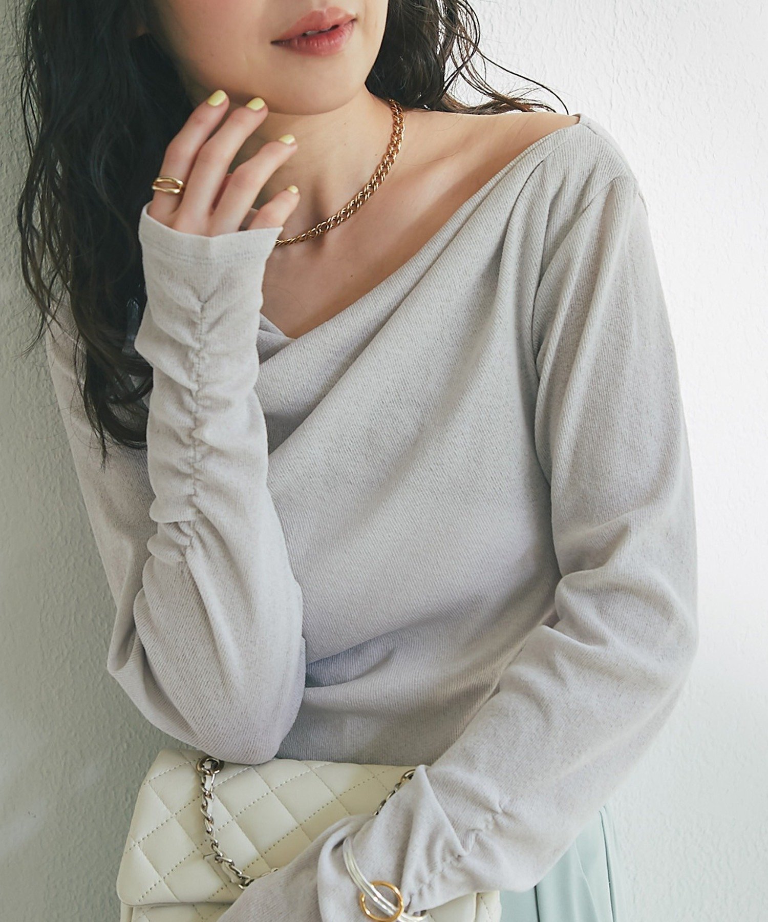 【ラブティックボンボン/La boutique BonBon】の【miki監修カラー・ネイビー サックス追加!】ドレープネックプルオーバー インテリア・キッズ・メンズ・レディースファッション・服の通販 founy(ファニー) 　ファッション　Fashion　レディースファッション　Fashion for Women　トップス・カットソー　Cut & Sew Tops　カジュアルプルオーバー・ニットトップス　Pullovers & Knit Tops / Casual Pullovers　シャーリング　Shirring, Ruched　ショルダー　Shoulder, Shoulder Strap　シンプル　Simple, Minimal　ストレッチ　Stretch, Stretchy Fabric　スラックス　Slacks, Dress Pants　スリーブ　Sleeve, Long Sleeve / Short Sleeve　デコルテ　Décolleté, Neckline　デニム　Denim, Jeans Material　バランス　Balance, Style Balance　フィット　Fit, Slim Fit　フェミニン　Feminine, Girly　マーメイド　Mermaid, Fishtail Silhouette　ロング　Long, Long-Length　おすすめ　Recommended / Our Picks　エレガント 上品　Elegant　グレージュ|ID: prp329100004861636 ipo3291000000036041445