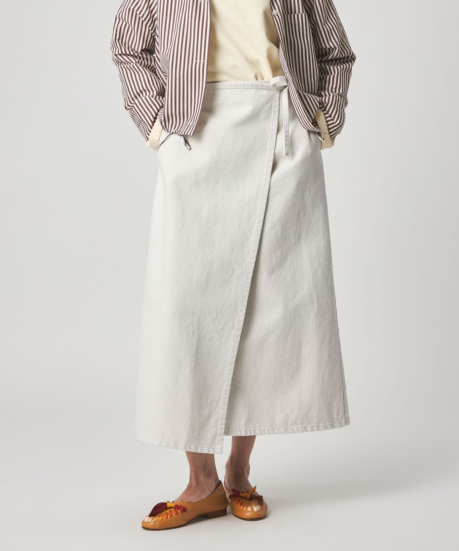 【ビューティ&ユース ユナイテッドアローズ/BEAUTY&YOUTH / UNITED ARROWS】のSteven Alan コットン ラップ デニムスカート インテリア・キッズ・メンズ・レディースファッション・服の通販 founy(ファニー) ファッション Fashion レディースファッション Fashion for Women スカート Skirts デニムスカート・カジュアルスカート Denim Skirts アメリカン American Style クラシカル Classical, Vintage-Inspired コンパクト Compact, Small Size シンプル Simple, Minimal スタンダード Standard, Basic デニム Denim, Jeans Material ニューヨーク New York, NYC Style フロント Front, Front Design ラップ Wrap, Wrap Design リボン Ribbon, Bow OFF WHITE|ID: prp329100004861648 ipo3291000000036042096