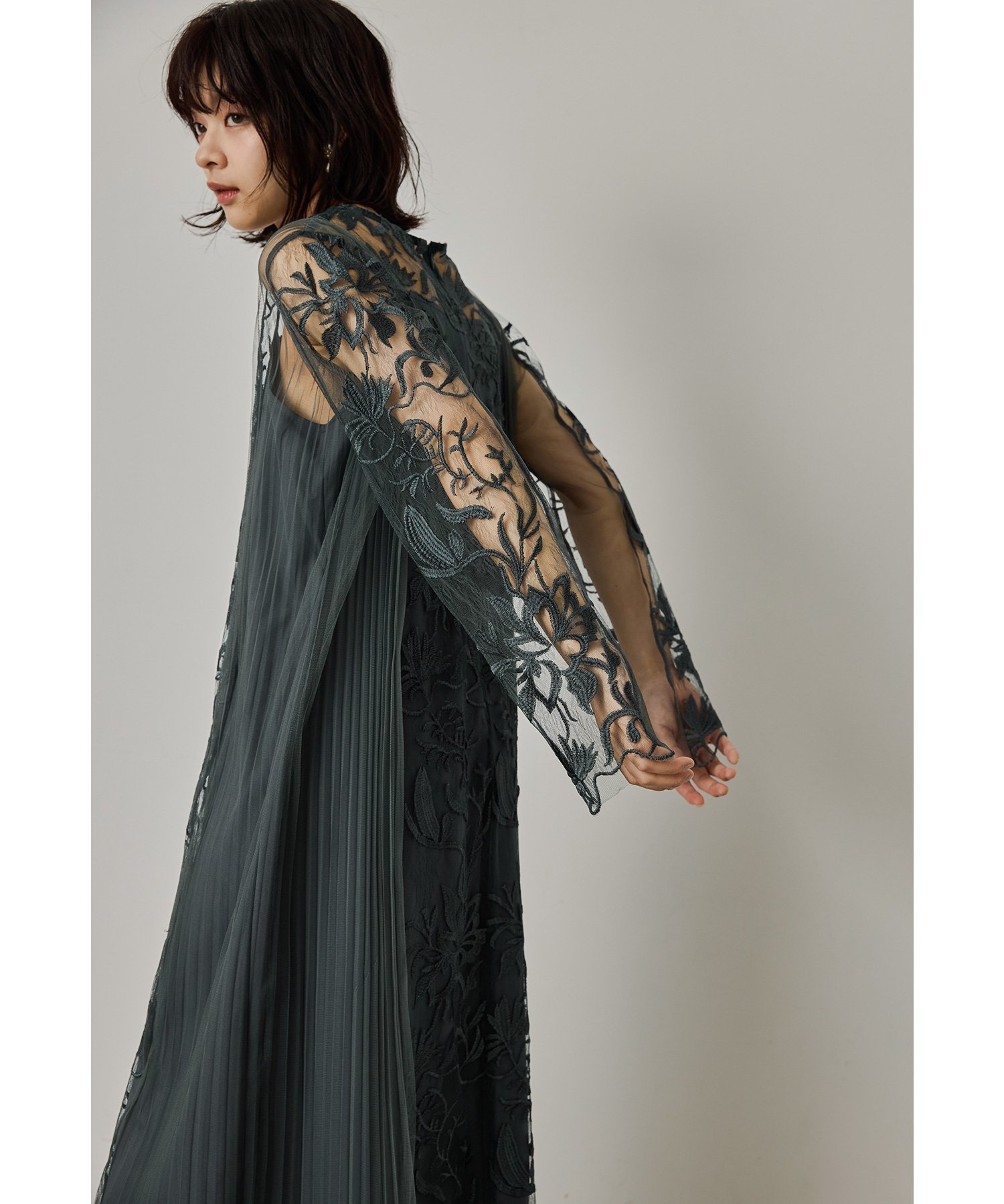 【ビーフラット/bflat】のエスニックサイドプリーツドレス Aライン マタニティ 妊婦 結婚式 同窓会 二次会 インテリア・キッズ・メンズ・レディースファッション・服の通販 founy(ファニー) 　ファッション　Fashion　レディースファッション　Fashion for Women　ワンピース　Dresses　フォーマル・パーティードレス・結婚式用ドレス　Elegant & Casual Dresses　エスニック　Ethnic Style　デコルテ　Décolleté, Neckline　プリーツ　Pleats, Pleated　レース　Lace, Lace Fabric　おすすめ　Recommended / Our Picks　結婚式　Wedding　披露宴　Wedding Reception　二次会　After Party　グリーン|ID: prp329100004861654 ipo3291000000036042660