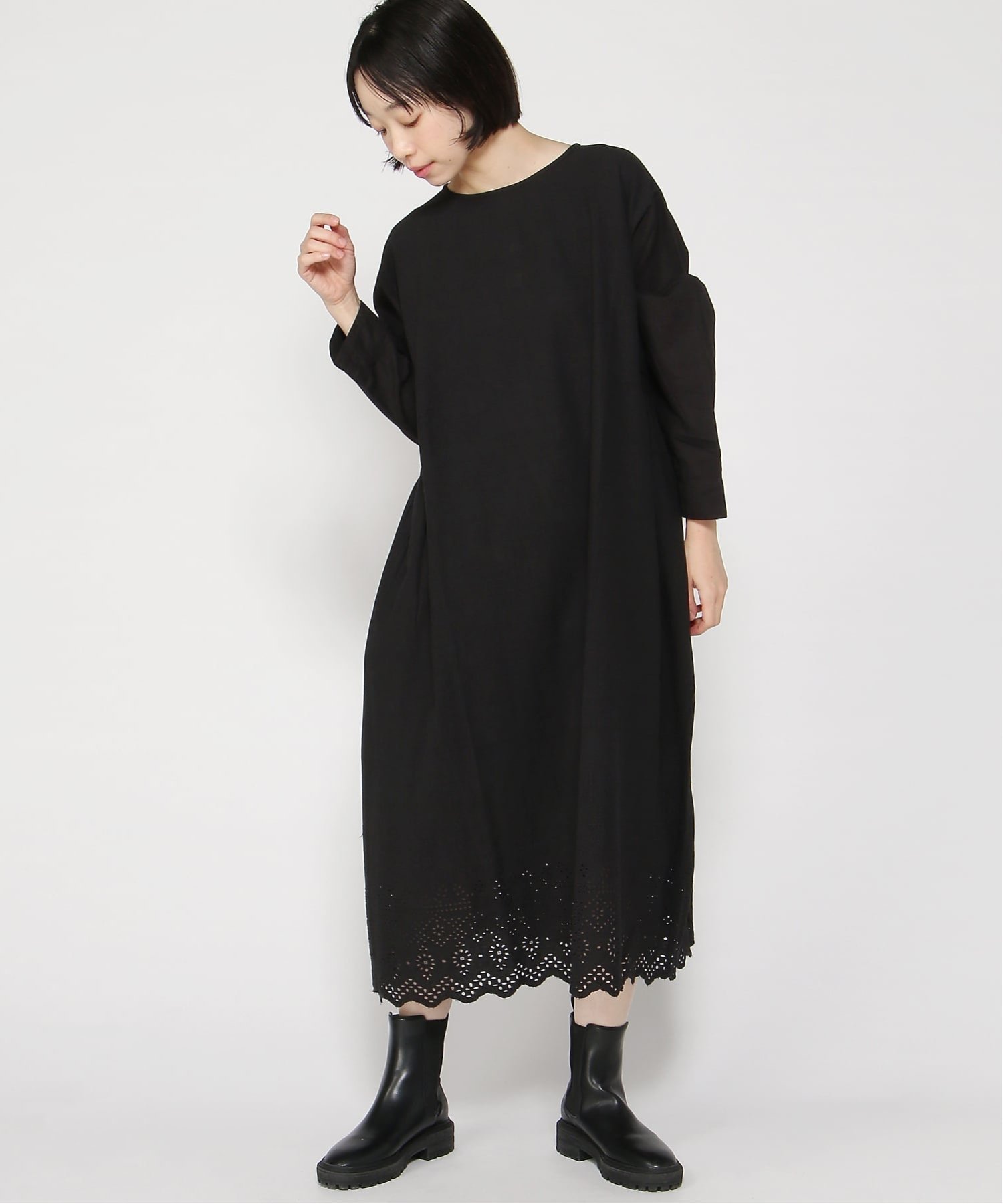 【クラウドナイン/cloudnine】の裾スカラップ刺繍の綿麻ワンピース 落ち着き 華やか ナチュラル服 体型カバー 千鳥柄 無地 インテリア・キッズ・メンズ・レディースファッション・服の通販 founy(ファニー) 　ファッション　Fashion　レディースファッション　Fashion for Women　ワンピース　Dresses　エンブロイダリー　Embroidery Design　スカラップ　Scallop, Scalloped Edge　リネン　Linen, Linen Fabric　楽ちん　Easy Fit, Comfortable　無地　Plain, Solid Color　ブラック|ID: prp329100004861656 ipo3291000000036043044