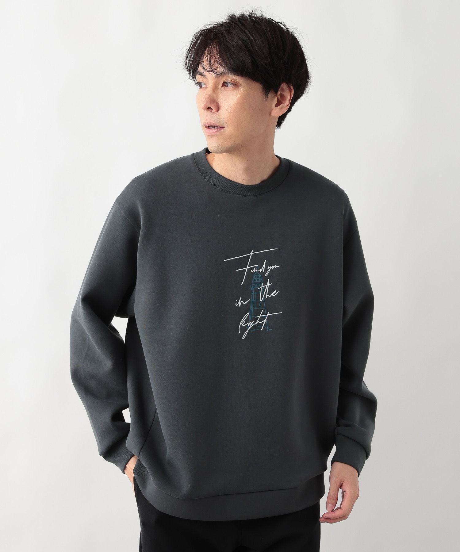 【グローバルワーク/GLOBAL WORK / MEN】のライトクッションクルーネック/ロゴ/580440 インテリア・キッズ・メンズ・レディースファッション・服の通販 founy(ファニー) 　ファッション　Fashion　メンズファッション　Fashion for Men　おすすめ　Recommended / Our Picks　なめらか　Smooth, Silky Texture　クッション　Cushion, Throw Pillow　トレンド　Trend, Trending Now　フォルム　Silhouette, Form　プリント　Print, Printed Pattern　リラックス　Relax, Relaxed Fit　エレガント 上品　Elegant　チャコール*モチーフ18|ID: prp329100004861917 ipo3291000000036069422