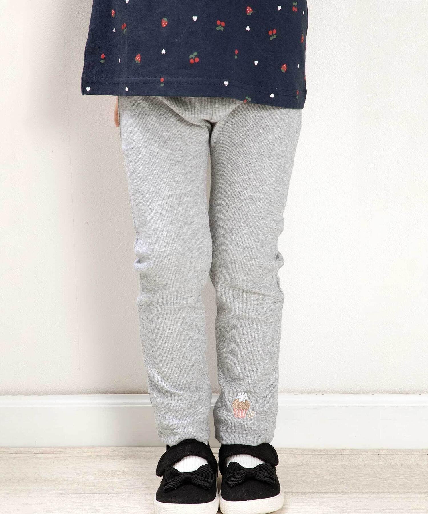 【ベベ オンライン ストア/BEBE ONLINE STORE / KIDS】の【スララク/防汚加工/オーガニックコットン】前後フリーで時短!パパパッと穿ける9分丈前向きパンツ(80~120cm) インテリア・キッズ・メンズ・レディースファッション・服の通販 founy(ファニー) ファッション Fashion キッズファッション Fashion for Kids ボトムス Bottoms アニマル Animal Print パープル Purple, Violet フレンチ French, French Style モチーフ Motif, Design Theme ワンポイント One Point, Statement Accent A/W・秋冬 Autumn/Winter 犬 Dog エレガント 上品 Elegant 2025年 2025 2025-2026秋冬・A/W Autumn/Winter 2025–26 AW25–26 杢グレー×スイーツ刺しゅう×リブ|ID: prp329100004861935 ipo3291000000036073550