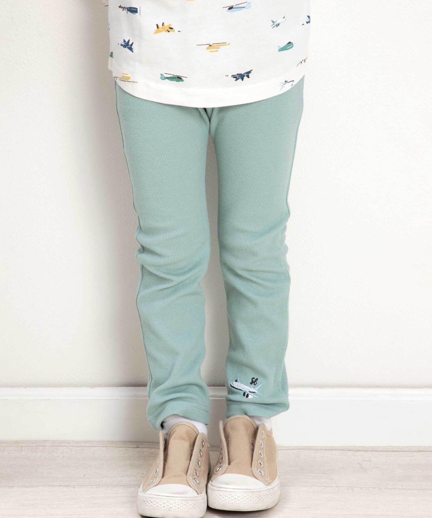 【ベベ オンライン ストア/BEBE ONLINE STORE / KIDS】の【スララク/防汚加工/オーガニックコットン】前後フリーで時短!パパパッと穿ける9分丈前向きパンツ(80~120cm) インテリア・キッズ・メンズ・レディースファッション・服の通販 founy(ファニー) ファッション Fashion キッズファッション Fashion for Kids ボトムス Bottoms アニマル Animal Print パープル Purple, Violet フレンチ French, French Style モチーフ Motif, Design Theme ワンポイント One Point, Statement Accent A/W・秋冬 Autumn/Winter 犬 Dog エレガント 上品 Elegant 2025年 2025 2025-2026秋冬・A/W Autumn/Winter 2025–26 AW25–26 グリーン×飛行機刺しゅう×リブ|ID: prp329100004861935 ipo3291000000036073561