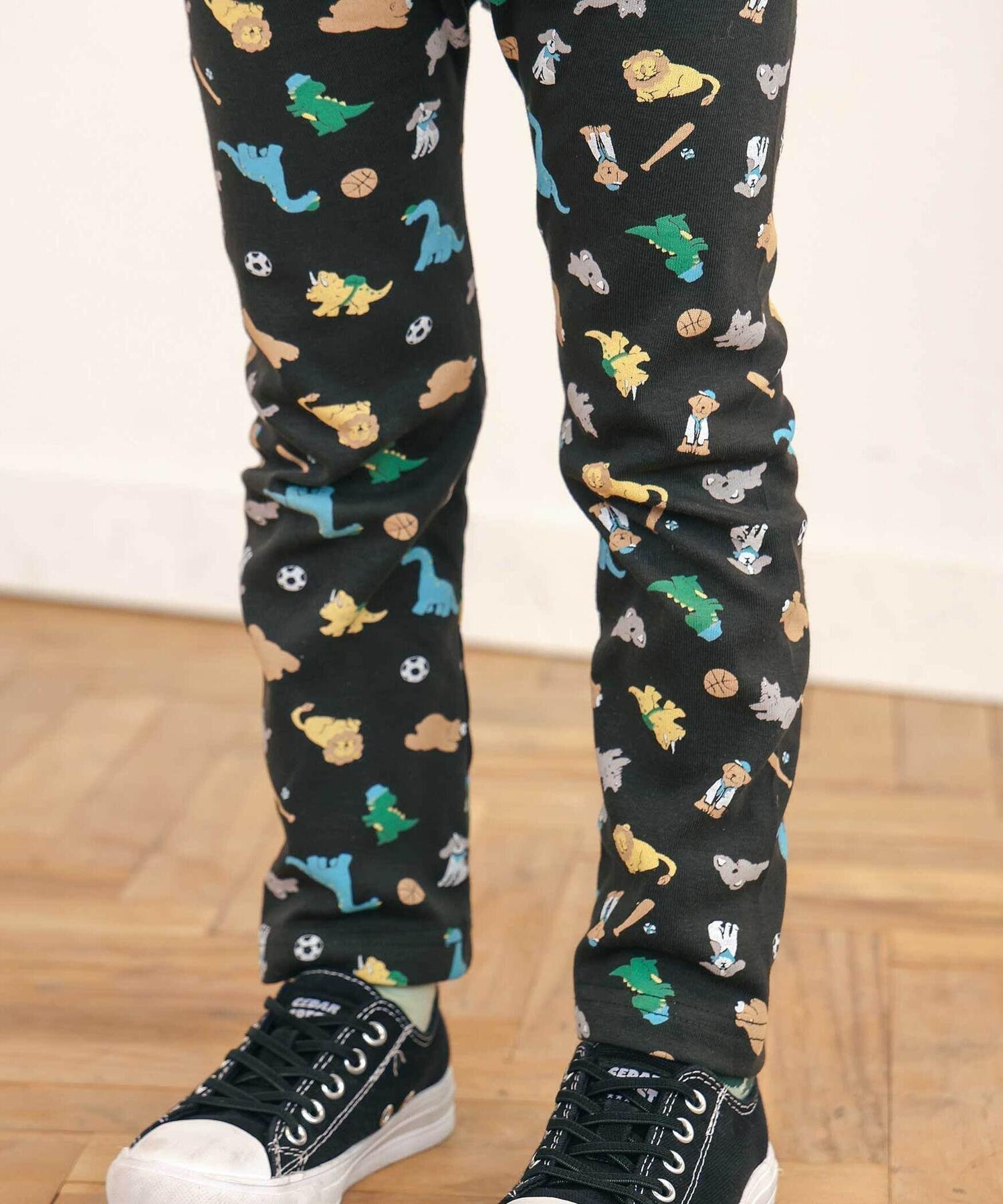 【ベベ オンライン ストア/BEBE ONLINE STORE / KIDS】の【スララク/防汚加工/オーガニックコットン】前後フリーで時短!パパパッと穿ける9分丈前向きパンツ(80~120cm) インテリア・キッズ・メンズ・レディースファッション・服の通販 founy(ファニー) ファッション Fashion キッズファッション Fashion for Kids ボトムス Bottoms アニマル Animal Print パープル Purple, Violet フレンチ French, French Style モチーフ Motif, Design Theme ワンポイント One Point, Statement Accent A/W・秋冬 Autumn/Winter 犬 Dog エレガント 上品 Elegant 2025年 2025 2025-2026秋冬・A/W Autumn/Winter 2025–26 AW25–26 ブラック×アニマル恐竜総柄|ID: prp329100004861935 ipo3291000000036073567