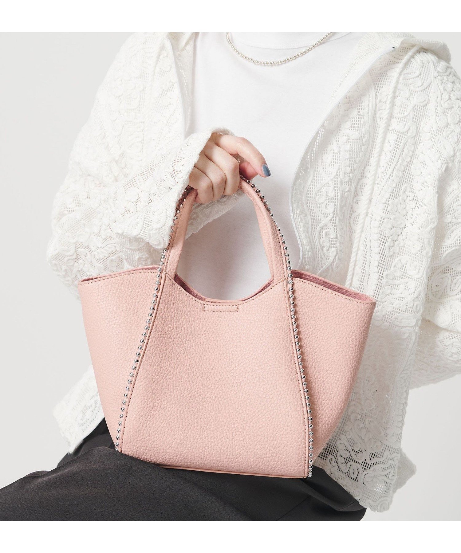 【ビューティ&ユース ユナイテッドアローズ/BEAUTY&YOUTH / UNITED ARROWS】のボールチェーン ミニトートバッグ -2WAY- インテリア・キッズ・メンズ・レディースファッション・服の通販 founy(ファニー) 　ファッション　Fashion　レディースファッション　Fashion for Women　バッグ　Bags　コンパクト　Compact, Small Size　ショルダー　Shoulder, Shoulder Strap　チェーン　Chain, Chain Strap　人気　Popular, Best Seller　ポケット　Pocket, Pocket Detail　おすすめ　Recommended / Our Picks　エレガント 上品　Elegant　ビジネス 仕事 通勤　Business / Work / Commuting　LT.PINK|ID: prp329100004862000 ipo3291000000036074651