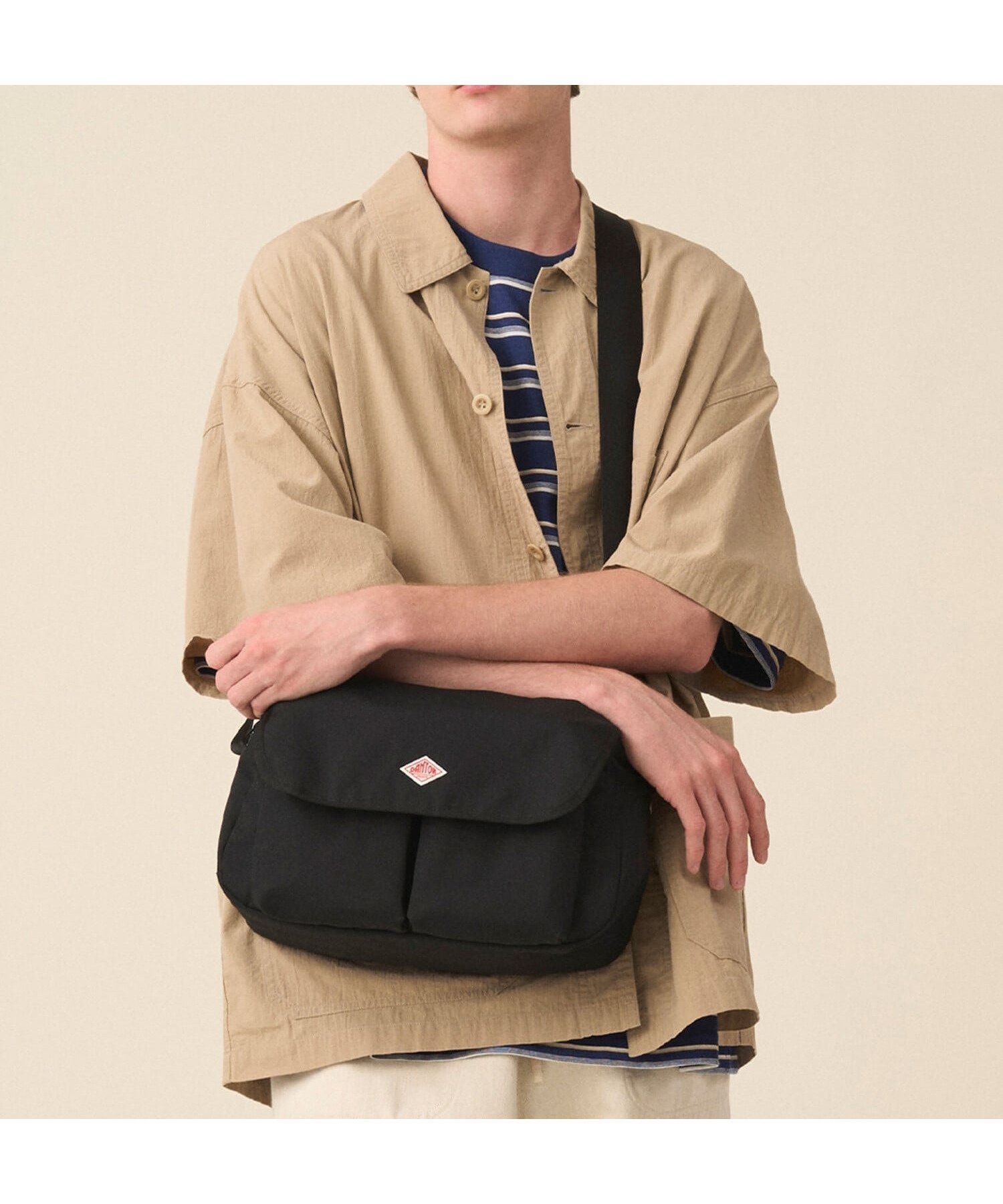 【ビショップ/Bshop】のキャンバスショルダーバッグ OBERKAMPF UNISEX インテリア・キッズ・メンズ・レディースファッション・服の通販 founy(ファニー) 　ファッション　Fashion　レディースファッション　Fashion for Women　ユニセックス　Unisex, Genderless　キャンバス　Canvas, Canvas Fabric　ドット　Polka Dot, Dot Pattern　フォルム　Silhouette, Form　フランス　France, French　フロント　Front, Front Design　ポケット　Pocket, Pocket Detail　ワーク　Workwear, Utility Style　軽量　Lightweight, Ultra Light　BLACK|ID: prp329100004862021 ipo3291000000036074828