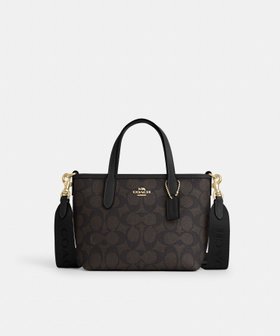 【コーチ/COACH】の【公式】シティ ミニ トート バッグ・シグネチャー キャンバス 人気、トレンドファッション・服の通販 founy(ファニー) ファッション Fashion レディースファッション Fashion for Women バッグ Bags iPhone アイフォーン iPhone キャンバス Canvas, Canvas Fabric シューズ Shoes, Footwear ポケット Pocket, Pocket Detail ラップ Wrap, Wrap Design 財布 Wallet, Purse |ID:prp329100004862026