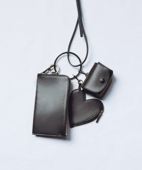 【アダム エ ロペ/ADAM ET ROPE'】の【WEB限定】マルチポーチ付きショルダーバッグ 人気、トレンドファッション・服の通販 founy(ファニー) ファッション Fashion レディースファッション Fashion for Women バッグ Bags ポーチ&ミニバッグ Pouches & Mini Bags アクセサリー Fashion Accessories コンパクト Compact, Small Size シルバー Silver, Metallic Silver フェイクレザー Faux Leather, PU Leather フォルム Silhouette, Form ポシェット Pochette, Mini Bag ポーチ Pouch, Small Case モチーフ Motif, Design Theme リップ Lip, Lip Motif おすすめ Recommended / Our Picks スマホショルダーバッグ Smartphone Shoulder Bag 2025年 2025 2025-2026秋冬・A/W Autumn/Winter 2025–26 AW25–26 |ID:prp329100004862029