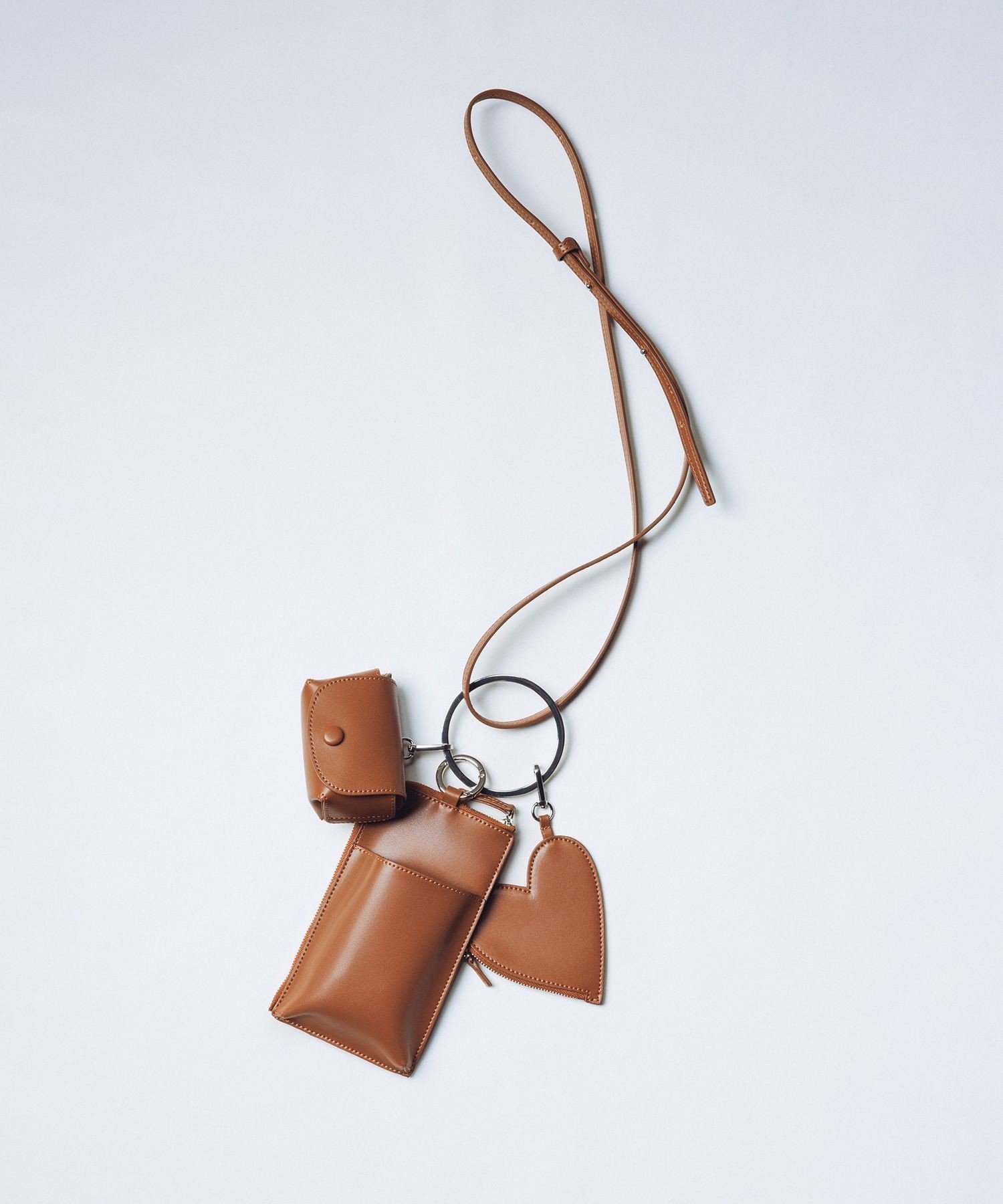 【アダム エ ロペ/ADAM ET ROPE'】の【WEB限定】マルチポーチ付きショルダーバッグ インテリア・キッズ・メンズ・レディースファッション・服の通販 founy(ファニー) 　ファッション　Fashion　レディースファッション　Fashion for Women　バッグ　Bags　ポーチ&ミニバッグ　Pouches & Mini Bags　アクセサリー　Fashion Accessories　コンパクト　Compact, Small Size　シルバー　Silver, Metallic Silver　フェイクレザー　Faux Leather, PU Leather　フォルム　Silhouette, Form　ポシェット　Pochette, Mini Bag　ポーチ　Pouch, Small Case　モチーフ　Motif, Design Theme　リップ　Lip, Lip Motif　おすすめ　Recommended / Our Picks　スマホショルダーバッグ　Smartphone Shoulder Bag　2025年　2025　2025-2026秋冬・A/W　Autumn/Winter 2025–26 AW25–26　ブラウン(22)|ID: prp329100004862029 ipo3291000000036074892