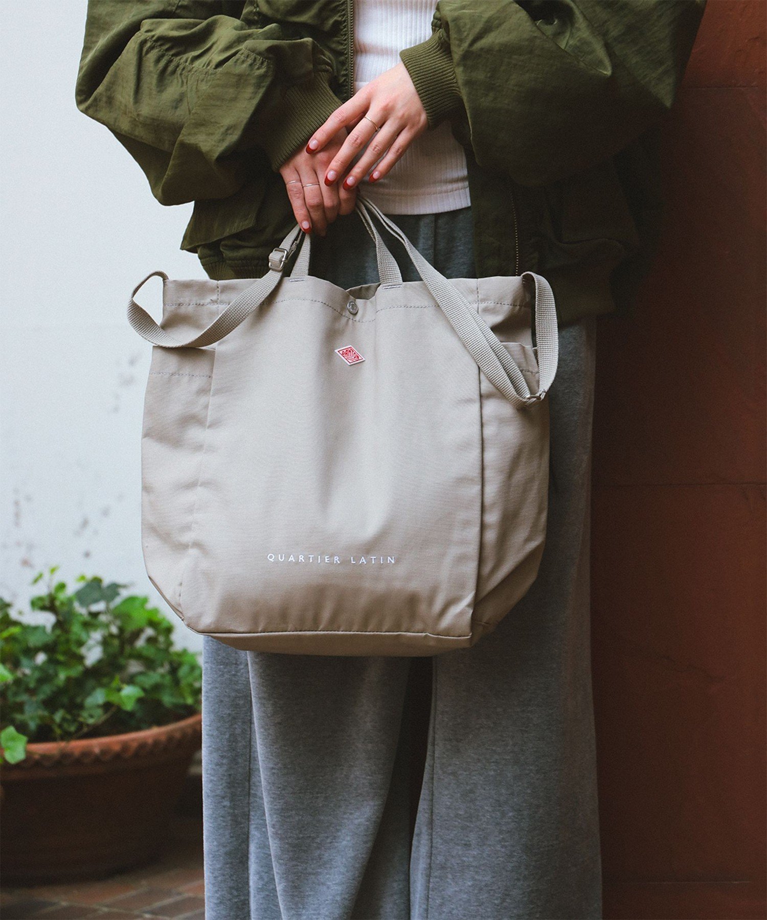 【ビームス ウイメン/BEAMS】の【WEB限定/ダントン/A4サイズ/通勤通学】DANTON / CANVAS 2WAY TOTE BAG QUARTIER LATIN トートバッグ 人気、トレンドファッション・服の通販 founy(ファニー) 　ファッション　Fashion　レディースファッション　Fashion for Women　バッグ　Bags　キャンバス　Canvas, Canvas Fabric　ショルダー　Shoulder, Shoulder Strap　シンプル　Simple, Minimal　デニム　Denim, Jeans Material　フランス　France, French　ワーク　Workwear, Utility Style　ビジネス 仕事 通勤　Business / Work / Commuting　 other-1|ID: prp329100004862031 ipo3291000000036074915