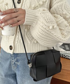 【ディスコート/Discoat】のメッシュ編みミニショルダーバッグ 人気、トレンドファッション・服の通販 founy(ファニー) ファッション Fashion レディースファッション Fashion for Women バッグ Bags おすすめ Recommended / Our Picks コンパクト Compact, Small Size ショルダー Shoulder, Shoulder Strap ハンカチ Handkerchief, Hanky ポケット Pocket, Pocket Detail メッシュ Mesh, Net Fabric リップ Lip, Lip Motif 人気 Popular, Best Seller 定番 Standard, Basic Item 財布 Wallet, Purse |ID:prp329100004862279