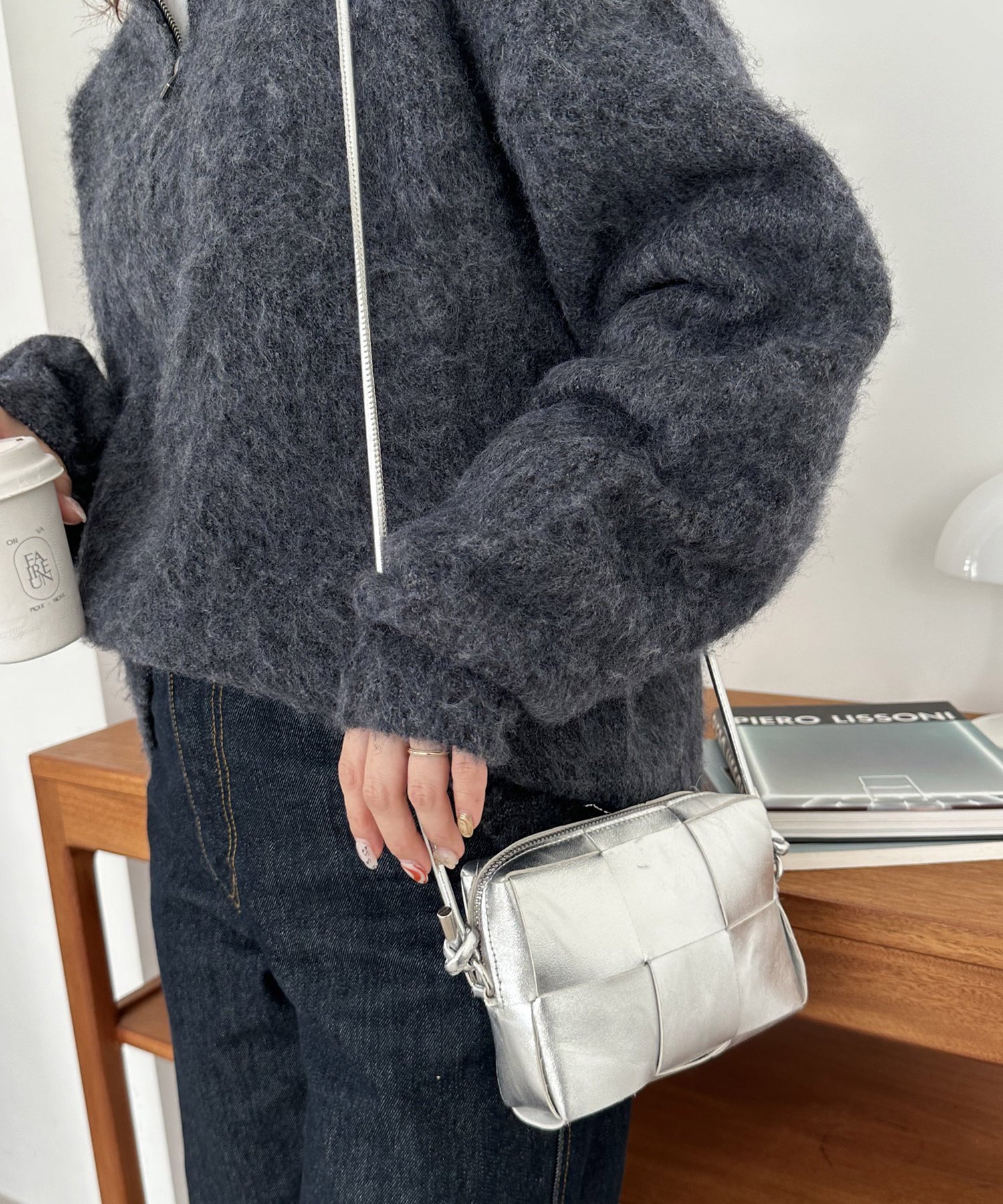 【ディスコート/Discoat】のメッシュ編みミニショルダーバッグ インテリア・キッズ・メンズ・レディースファッション・服の通販 founy(ファニー) ファッション Fashion レディースファッション Fashion for Women バッグ Bags おすすめ Recommended / Our Picks コンパクト Compact, Small Size ショルダー Shoulder, Shoulder Strap ハンカチ Handkerchief, Hanky ポケット Pocket, Pocket Detail メッシュ Mesh, Net Fabric リップ Lip, Lip Motif 人気 Popular, Best Seller 定番 Standard, Basic Item 財布 Wallet, Purse シルバー|ID: prp329100004862279 ipo3291000000036088348