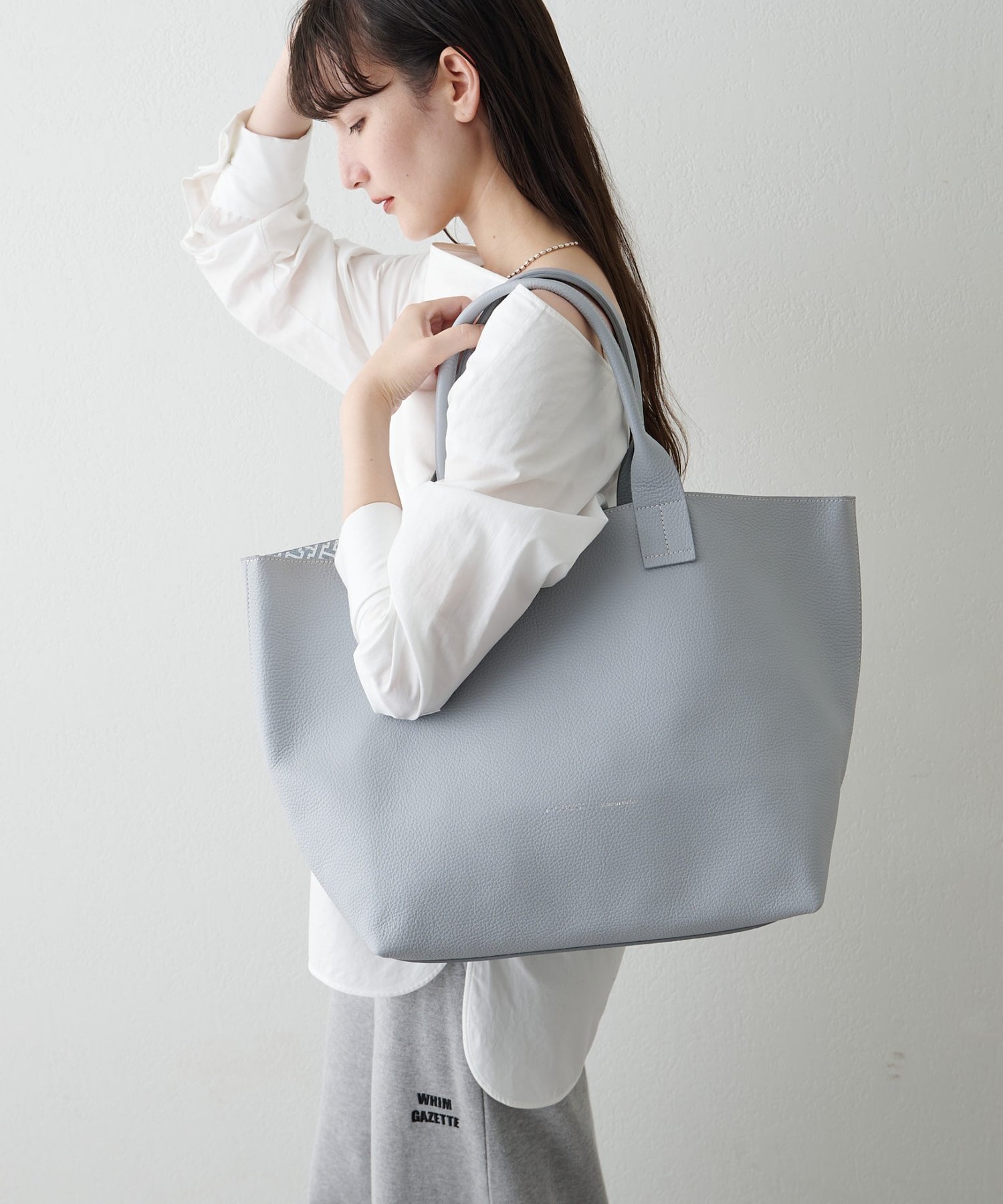 【イアクッチ/IACUCCI】のオペラ L CERVO/STAMPA INTERNA インテリア・キッズ・メンズ・レディースファッション・服の通販 founy(ファニー) ファッション Fashion レディースファッション Fashion for Women 春 Spring コレクション Collection, Seasonal Line シンプル Simple, Minimal ビッグ Big, Oversized フォルム Silhouette, Form プリント Print, Printed Pattern レオパード Leopard, Animal Print A/W・秋冬 Autumn/Winter S/S・春夏 SS, Spring/Summer, Warm Season おすすめ Recommended / Our Picks 夏 Summer 旅行 Travel ビジネス 仕事 通勤 Business / Work / Commuting 2025年 2025 2025-2026秋冬・A/W Autumn/Winter 2025–26 AW25–26 ライトグレー|ID: prp329100004862292 ipo3291000000036089053