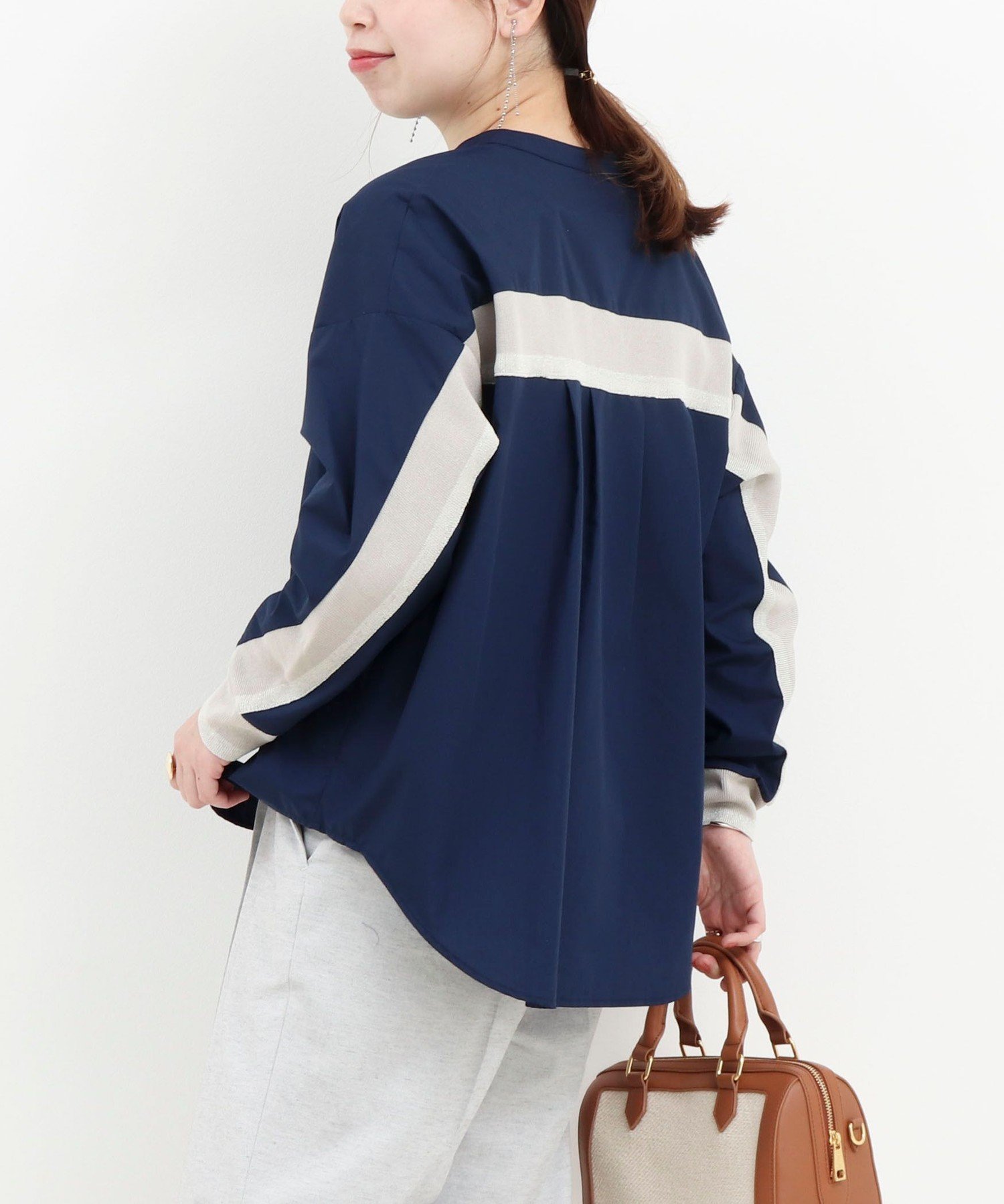 【ノーリーズ/NOLLEY'S】のバックヨークテープブラウス インテリア・キッズ・メンズ・レディースファッション・服の通販 founy(ファニー) 　ファッション　Fashion　レディースファッション　Fashion for Women　トップス・カットソー　Cut & Sew Tops　シャツ・ブラウス・オフィスカジュアル　Elegant Blouses & Button-Ups　バッグ　Bags　春　Spring　ストライプ　Stripe, Striped Pattern　人気　Popular, Best Seller　ポケット　Pocket, Pocket Detail　ヨーク　Yoke, Yoke Design　S/S・春夏　SS, Spring/Summer, Warm Season　アウトレット　Outlet / Clearance　おすすめ　Recommended / Our Picks　夏　Summer　2026年　2026　ネイビー|ID: prp329100004862305 ipo3291000000036089467