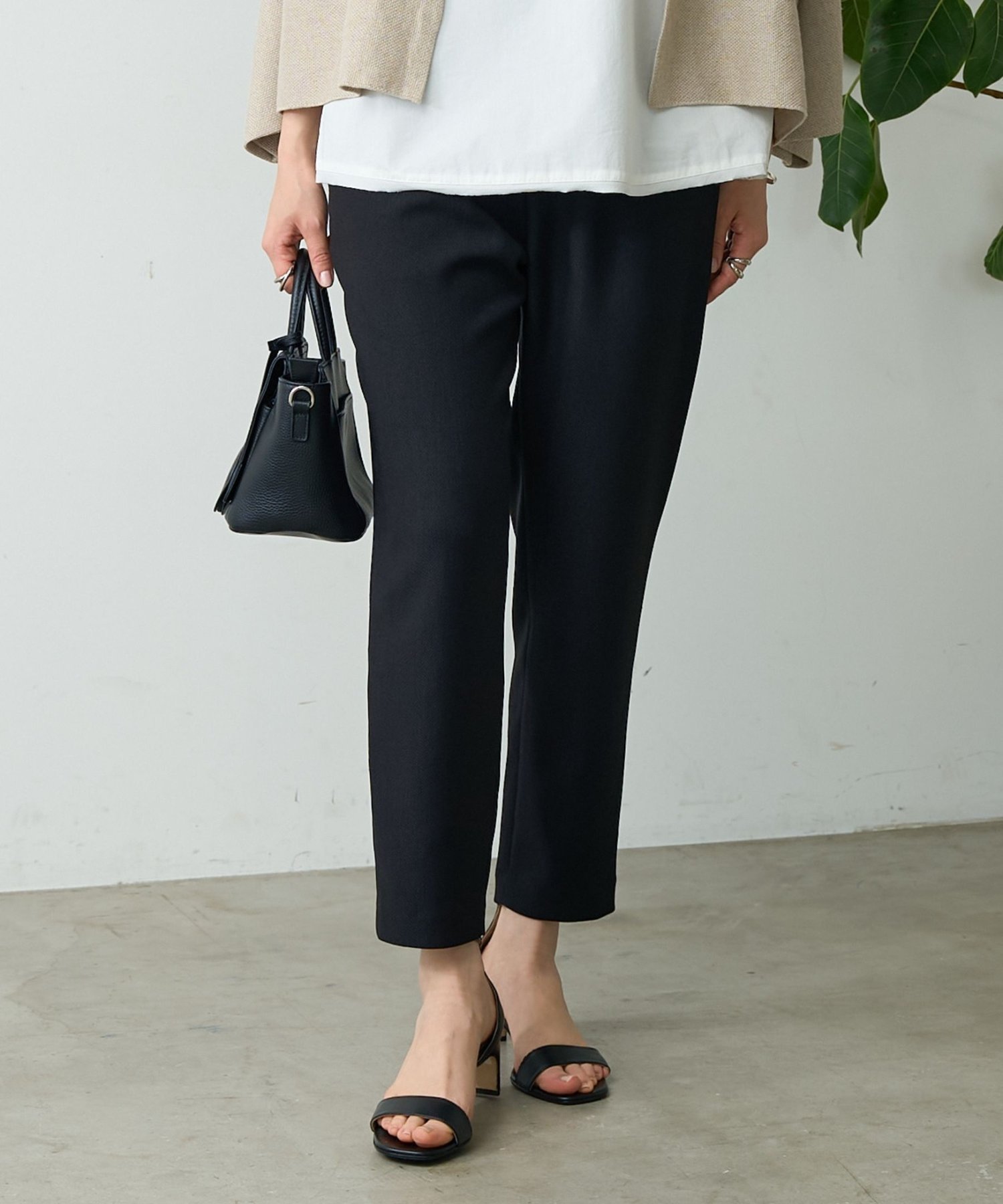 【ビアズリー/BEARDSLEY】のリネン調トラックパンツ インテリア・キッズ・メンズ・レディースファッション・服の通販 founy(ファニー) 　ファッション　Fashion　レディースファッション　Fashion for Women　パンツ　Pants & Trousers　インナー　Innerwear　センター　Center, Center Line　ポケット　Pocket, Pocket Detail　リネン　Linen, Linen Fabric　リボン　Ribbon, Bow　再入荷　Restock / Back in Stock　ビジネス 仕事 通勤　Business / Work / Commuting　ブラック|ID: prp329100004862312 ipo3291000000036089814