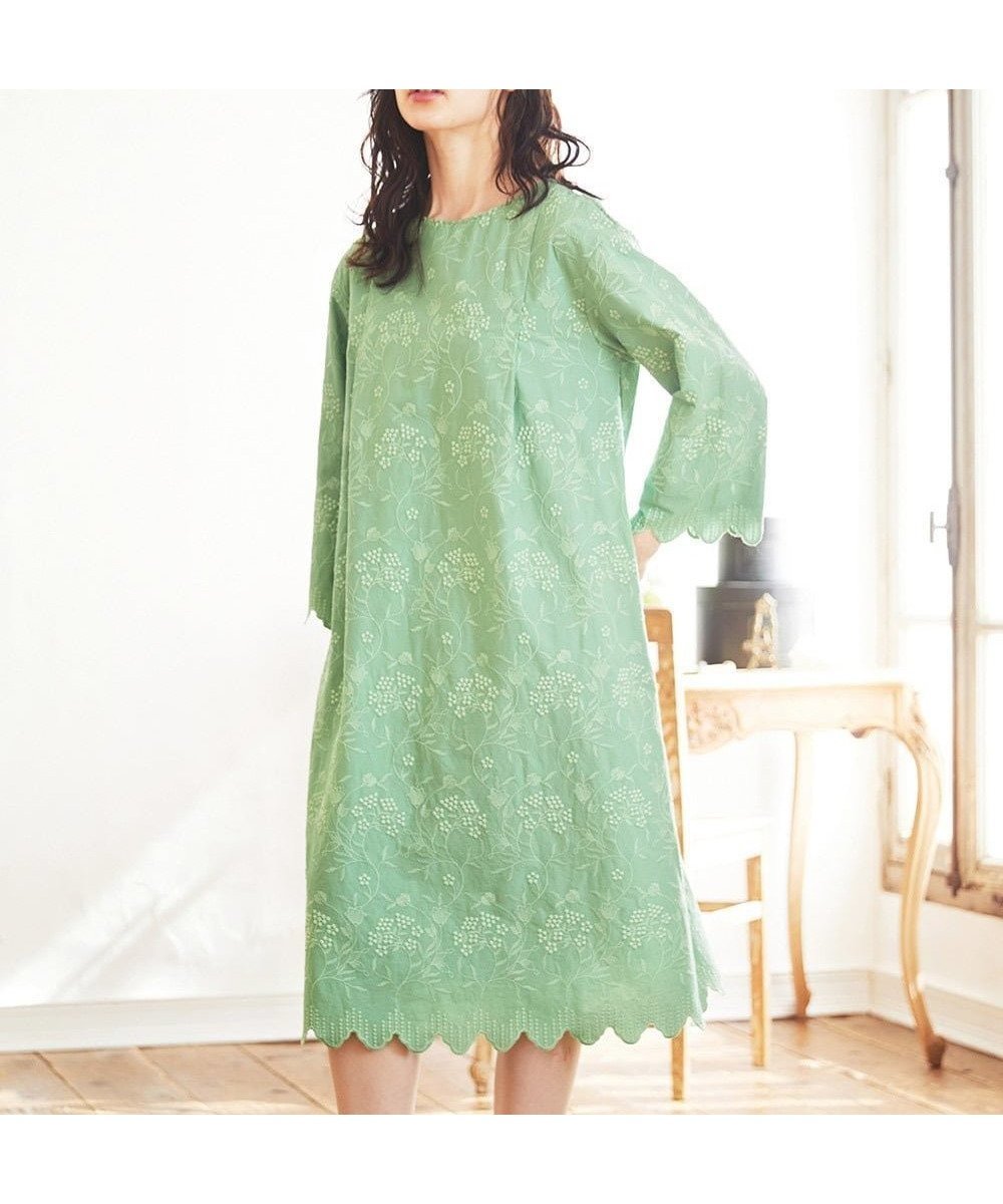 【ホコモモラ/Jocomomola】のスカラップフラワー総刺繍ワンピース インテリア・キッズ・メンズ・レディースファッション・服の通販 founy(ファニー) ファッション Fashion レディースファッション Fashion for Women ワンピース Dresses 春 Spring 秋 Autumn ショルダー Shoulder, Shoulder Strap スカラップ Scallop, Scalloped Edge ドロップ Drop Shoulder, Dropped Style 定番 Standard, Basic Item フラワー Flower, Floral フロント Front, Front Design ポケット Pocket, Pocket Detail ロング Long, Long-Length 冬 Winter / This Winter おすすめ Recommended / Our Picks 夏 Summer エレガント 上品 Elegant グリーン|ID: prp329100004862334 ipo3291000000036090472
