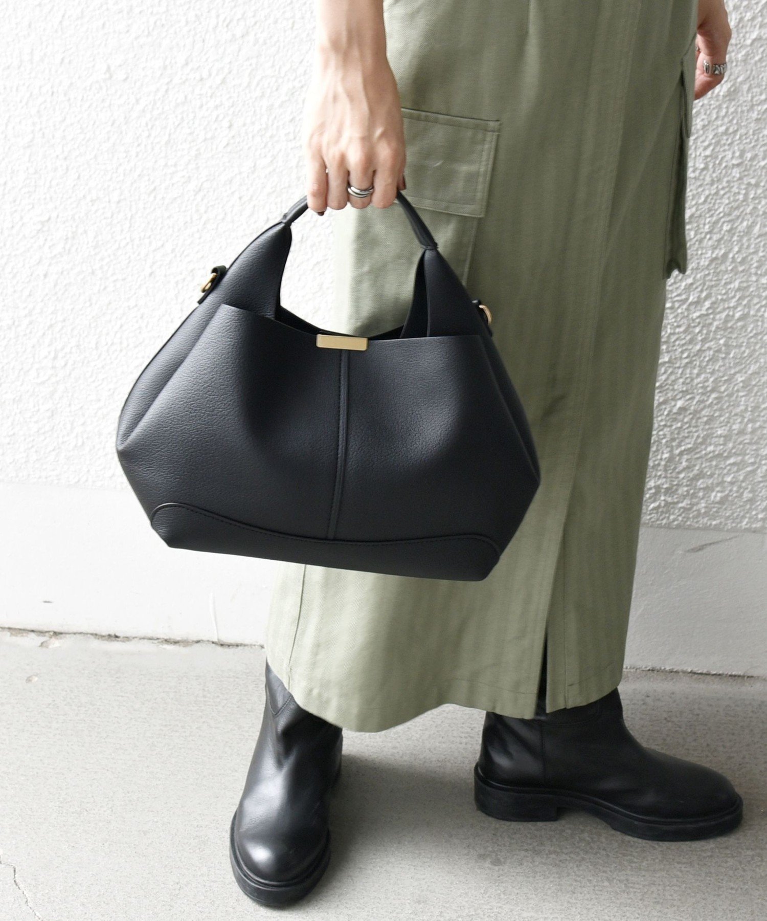 【シップス フォー ウィメン/SHIPS】のSHIPS any ゴールド プレート ワンハンドル 2WAY バッグ インテリア・キッズ・メンズ・レディースファッション・服の通販 founy(ファニー) ファッション Fashion レディースファッション Fashion for Women バッグ Bags 2026年 2026 ショルダー Shoulder, Shoulder Strap フォルム Silhouette, Form フロント Front, Front Design プレート Plate, Dish マグネット Magnet, Magnetic Closure ブラック|ID: prp329100004862365 ipo3291000000036091102