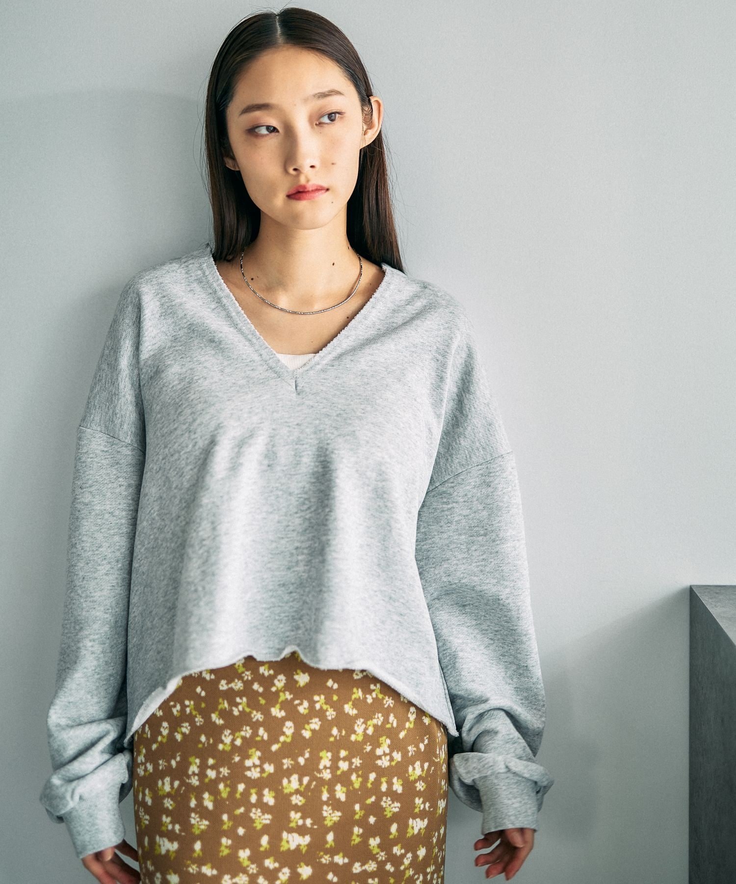 【レプシィム ローリーズファーム/LEPSIM LOWRYS FARM】の深スリットプルオーバー インテリア・キッズ・メンズ・レディースファッション・服の通販 founy(ファニー) ファッション Fashion レディースファッション Fashion for Women トップス・カットソー Cut & Sew Tops カジュアルプルオーバー・ニットトップス Pullovers & Knit Tops / Casual Pullovers インナー Innerwear シフォン Chiffon, Lightweight Fabric ショート Short, Short Length ワンポイント One Point, Statement Accent グレー15|ID: prp329100004862828 ipo3291000000036119540