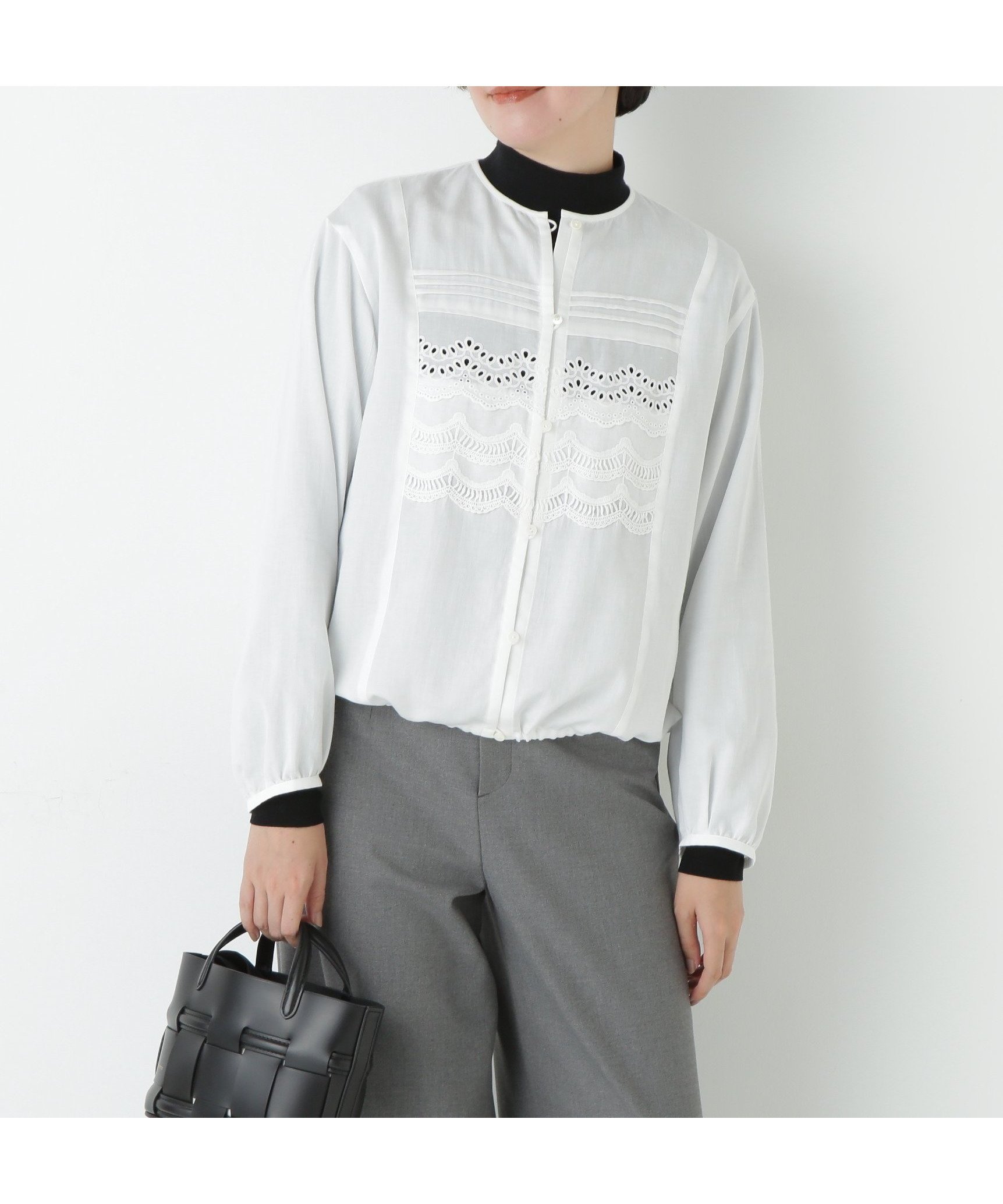 【ヒューマンウーマン/HUMAN WOMAN】のレイヤーレースブラウス インテリア・キッズ・メンズ・レディースファッション・服の通販 founy(ファニー) ファッション Fashion レディースファッション Fashion for Women トップス・カットソー Cut & Sew Tops シャツ・ブラウス・オフィスカジュアル Elegant Blouses & Button-Ups おすすめ Recommended / Our Picks サテン Satin, Glossy Fabric スタンダード Standard, Basic タートル Turtleneck, Turtle Collar レース Lace, Lace Fabric ロング Long, Long-Length 別注 Limited Edition, Custom Order 羽織 Haori, Light Jacket ホワイト|ID: prp329100004862836 ipo3291000000036120034