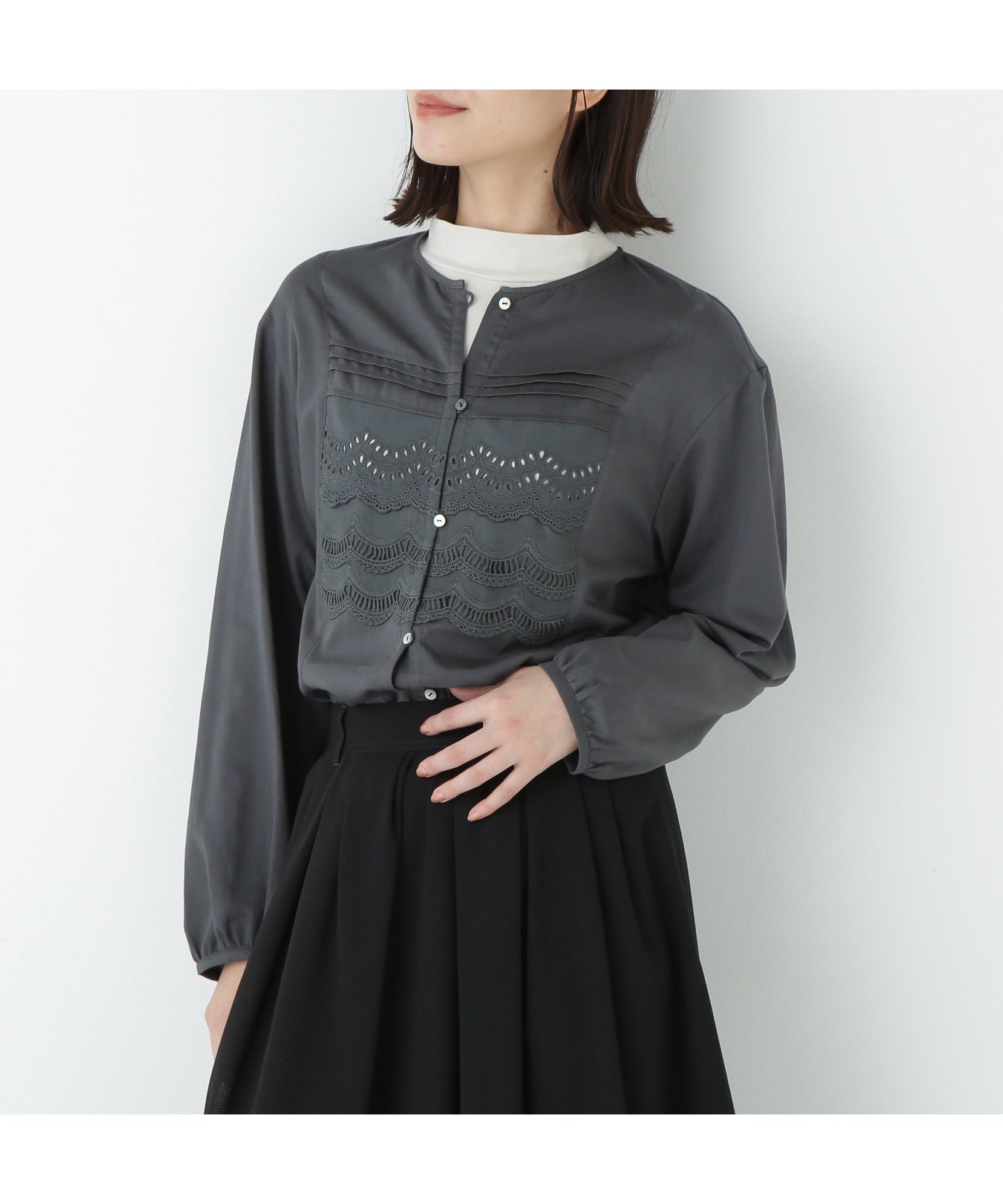 【ヒューマンウーマン/HUMAN WOMAN】のレイヤーレースブラウス インテリア・キッズ・メンズ・レディースファッション・服の通販 founy(ファニー) ファッション Fashion レディースファッション Fashion for Women トップス・カットソー Cut & Sew Tops シャツ・ブラウス・オフィスカジュアル Elegant Blouses & Button-Ups おすすめ Recommended / Our Picks サテン Satin, Glossy Fabric スタンダード Standard, Basic タートル Turtleneck, Turtle Collar レース Lace, Lace Fabric ロング Long, Long-Length 別注 Limited Edition, Custom Order 羽織 Haori, Light Jacket チャコール1|ID: prp329100004862836 ipo3291000000036120039