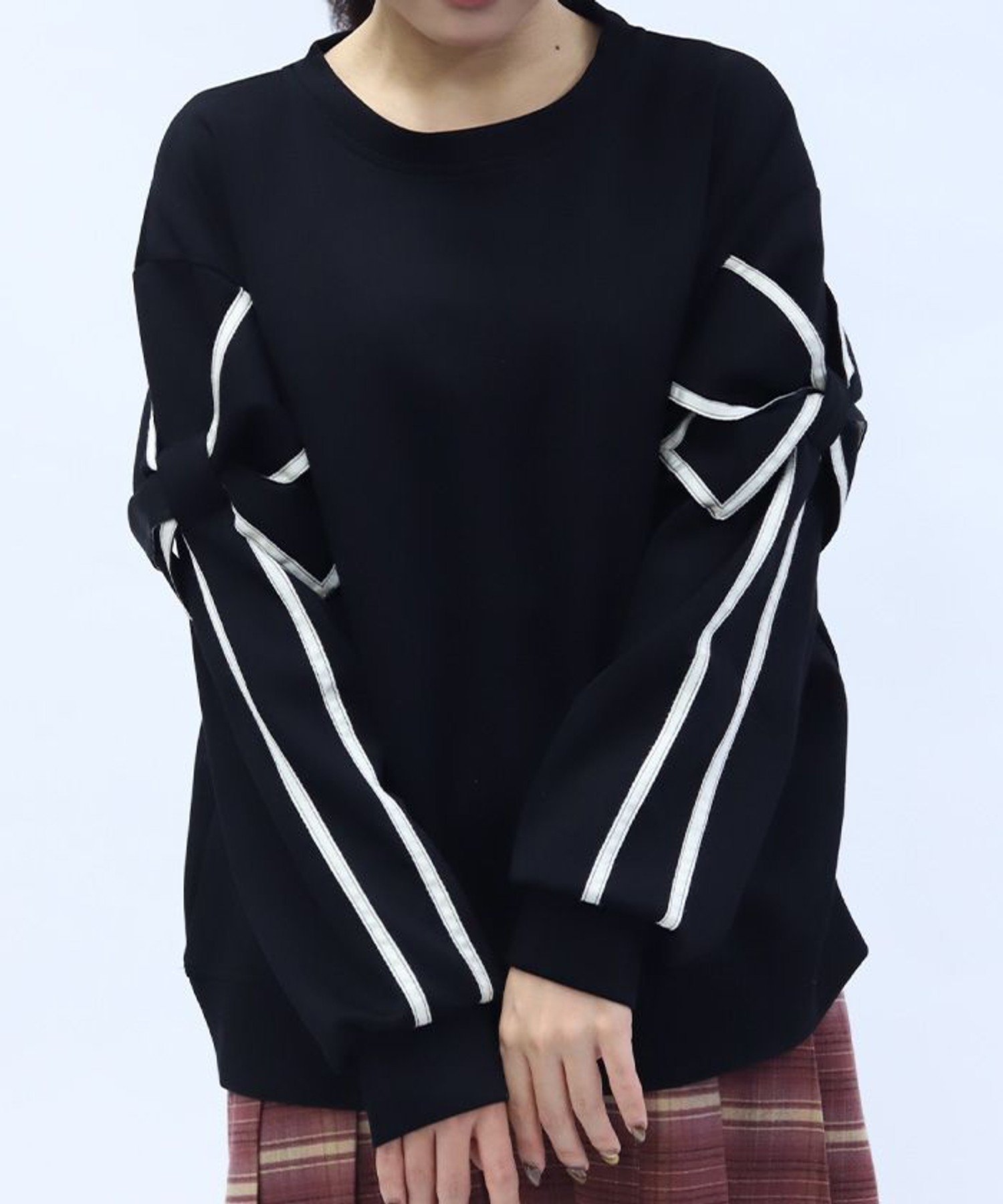 【アクシーズファム/axes femme】の袖リボンカットプルオーバー インテリア・キッズ・メンズ・レディースファッション・服の通販 founy(ファニー) ファッション Fashion レディースファッション Fashion for Women トップス・カットソー Cut & Sew Tops カジュアルプルオーバー・ニットトップス Pullovers & Knit Tops / Casual Pullovers シンプル Simple, Minimal スリーブ Sleeve, Long Sleeve / Short Sleeve デニム Denim, Jeans Material フェミニン Feminine, Girly フレア Flare, Flared プリーツ Pleats, Pleated リボン Ribbon, Bow ワイド Wide, Wide Fit 黒|ID: prp329100004862845 ipo3291000000036120402