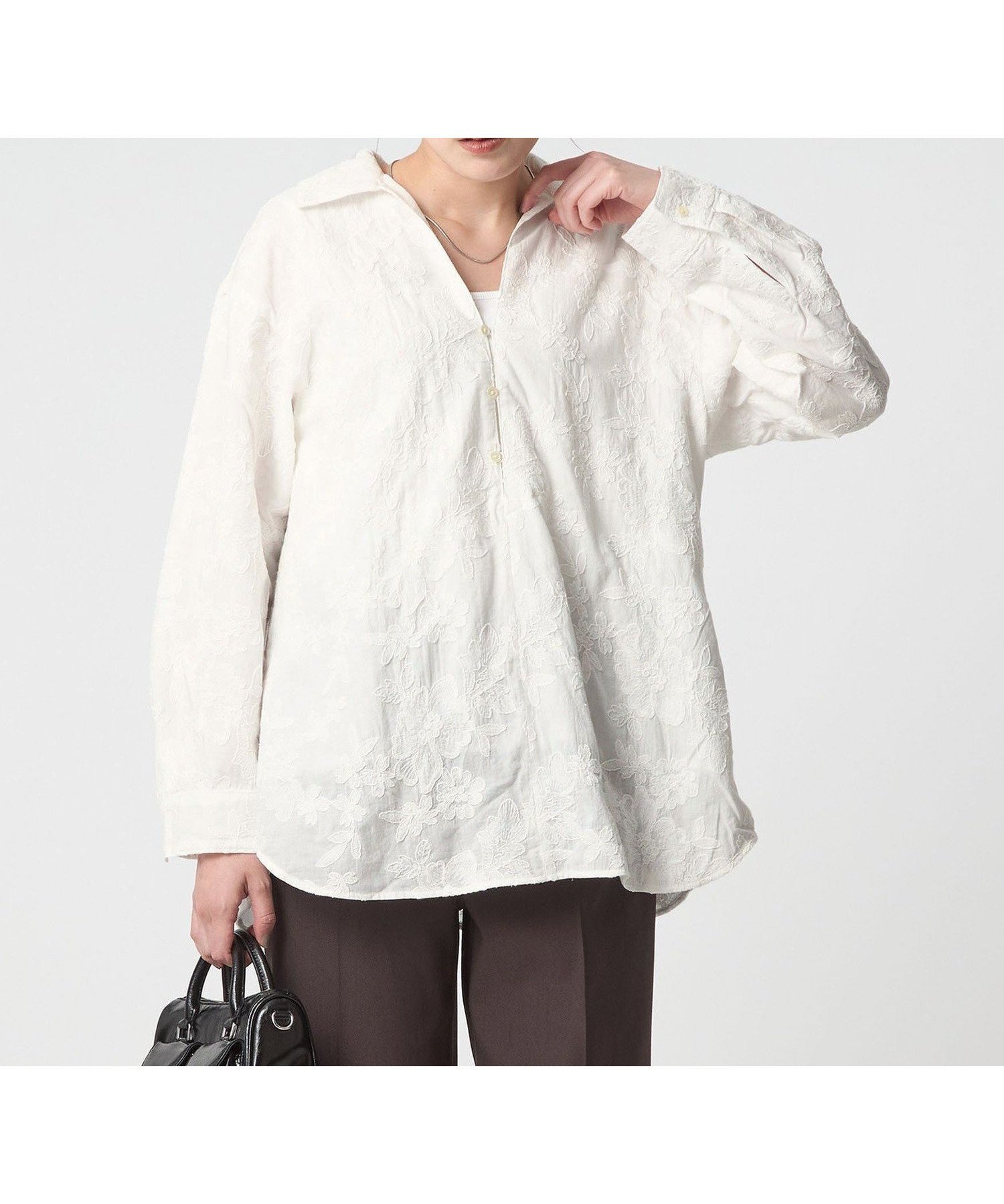 【ユナイテッドアローズ/UNITED ARROWS】のジャガード スキッパー ブラウス インテリア・キッズ・メンズ・レディースファッション・服の通販 founy(ファニー) ファッション Fashion レディースファッション Fashion for Women トップス・カットソー Cut & Sew Tops シャツ・ブラウス・オフィスカジュアル Elegant Blouses & Button-Ups 春 Spring 秋 Autumn スキッパー Skipper, Open Collar ストレート Straight, Straight Cut モチーフ Motif, Design Theme リラックス Relax, Relaxed Fit ワイド Wide, Wide Fit アウトレット Outlet / Clearance おすすめ Recommended / Our Picks OFF WHITE|ID: prp329100004862852 ipo3291000000036120684