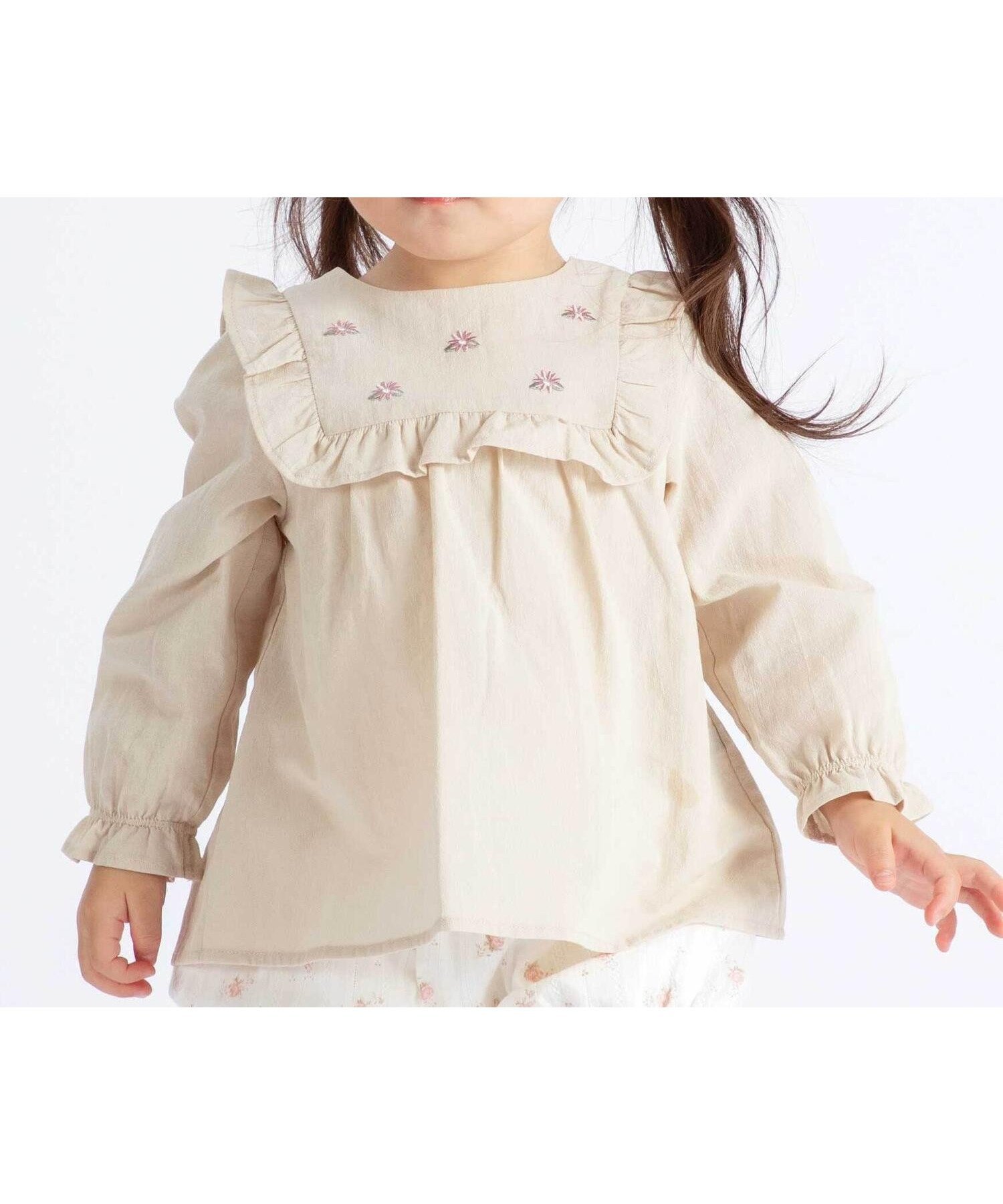 【ベベ オンライン ストア/BEBE ONLINE STORE / KIDS】のスクエアフリルお花刺しゅう長袖フレアブラウス(80~100cm) 人気、トレンドファッション・服の通販 founy(ファニー) 　ファッション　Fashion　キッズファッション　Fashion for Kids　春　Spring　ギャザー　Gathered, Ruffled　シンプル　Simple, Minimal　スクエア　Square, Square Shape　長袖　Long Sleeve, Full Sleeve　フリル　Frill, Ruffle　フレア　Flare, Flared　ブロード　Broadcloth, Fine Cotton　ベビー　Baby, Babywear　ベーシック　Basic, Essential　ワンポイント　One Point, Statement Accent　S/S・春夏　SS, Spring/Summer, Warm Season　夏　Summer　2026年　2026　 other-1|ID: prp329100004863506 ipo3291000000036157848