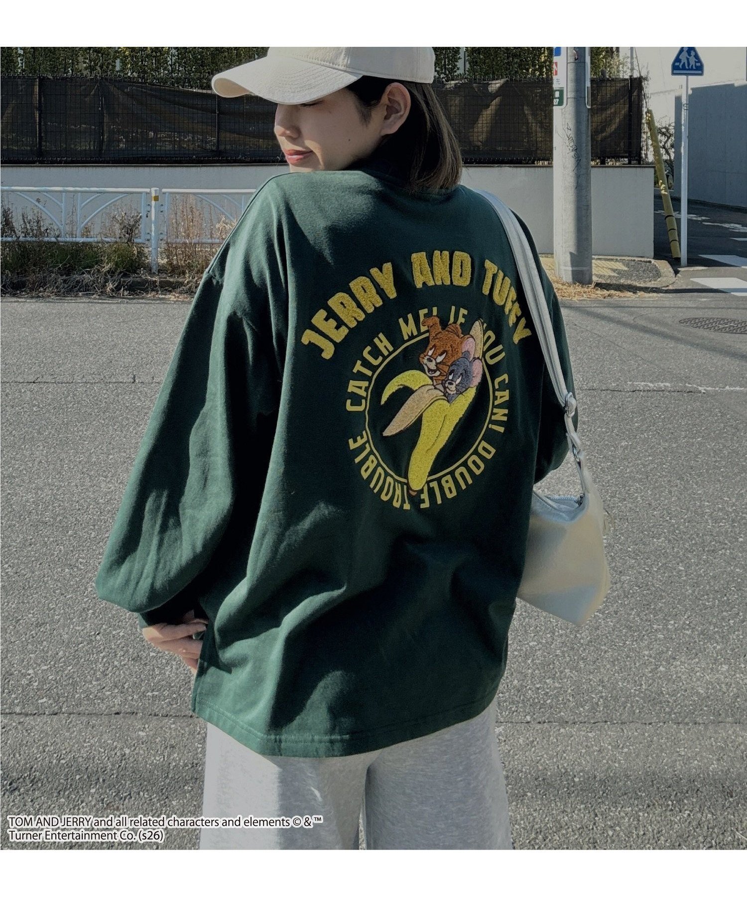 【アズノウアズ プラス/AS KNOW AS plus】の○アクリルキーホルダー付き トムとジェリー 刺繍ロンT 【TOM and JERRY】 インテリア・キッズ・メンズ・レディースファッション・服の通販 founy(ファニー) ファッション Fashion レディースファッション Fashion for Women トップス・カットソー Cut & Sew Tops ロングTシャツ・Tシャツ Longline T-Shirts & Tees アクリル Acrylic Material キーホルダー Keychain, Key Holder コンビ Combo, Combination Style メンズ Men's, Menswear 再入荷 Restock / Back in Stock Dグリーン4|ID: prp329100004863551 ipo3291000000036159129