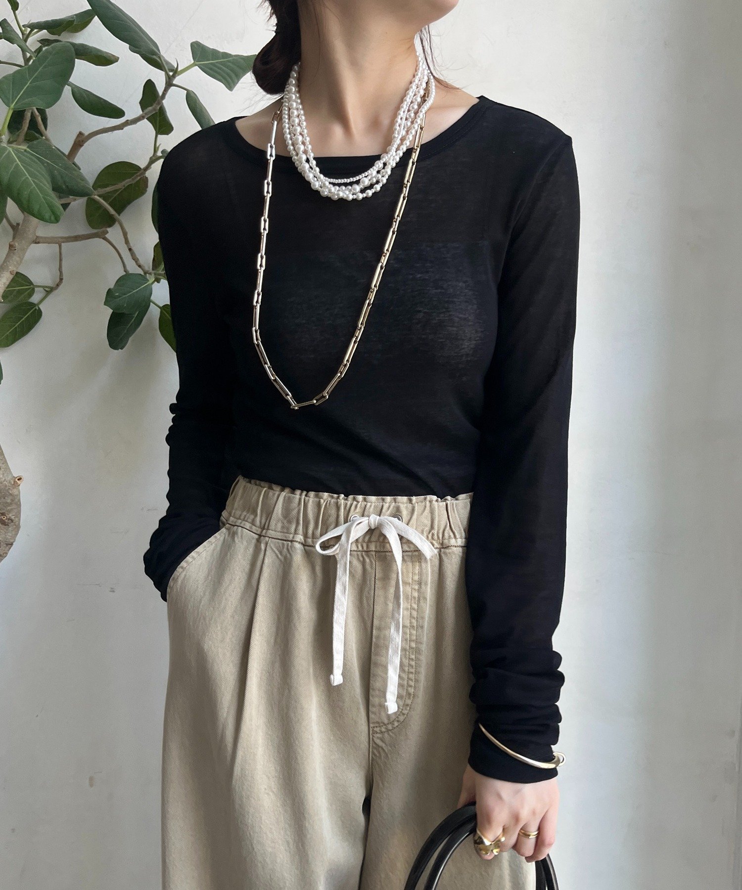 【ドゥドゥ/DouDou】の【新色追加】コットンシアーTEE インテリア・キッズ・メンズ・レディースファッション・服の通販 founy(ファニー) ファッション Fashion レディースファッション Fashion for Women インナー Innerwear コンパクト Compact, Small Size サロペット Overalls, Salopette シアー Sheer, See-Through スマート Smart, Elegant A/W・秋冬 Autumn/Winter 冬 Winter / This Winter 再入荷 Restock / Back in Stock エレガント 上品 Elegant 2025年 2025 2025-2026秋冬・A/W Autumn/Winter 2025–26 AW25–26 ブラック|ID: prp329100004863576 ipo3291000000036161116