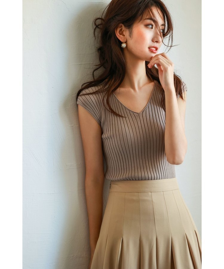 【セゾンドパピヨン/SAISON DE PAPILLON】のフレンチスリーブリブ切替サマーニットトップス インテリア・キッズ・メンズ・レディースファッション・服の通販 founy(ファニー) 　ファッション　Fashion　レディースファッション　Fashion for Women　トップス・カットソー　Cut & Sew Tops　ニット　Knit Tops & Sweaters　インナー　Innerwear　ウェーブ　Wavy Pattern　コンパクト　Compact, Small Size　切替　Switching, Contrast Panel　シンプル　Simple, Minimal　ジャケット　Jacket, Outerwear　スリーブ　Sleeve, Long Sleeve / Short Sleeve　フィット　Fit, Slim Fit　フレンチ　French, French Style　リブニット　Rib Knit, Ribbed Knit　おすすめ　Recommended / Our Picks　エレガント 上品　Elegant　ベージュ系その他|ID: prp329100004863606 ipo3291000000036164326