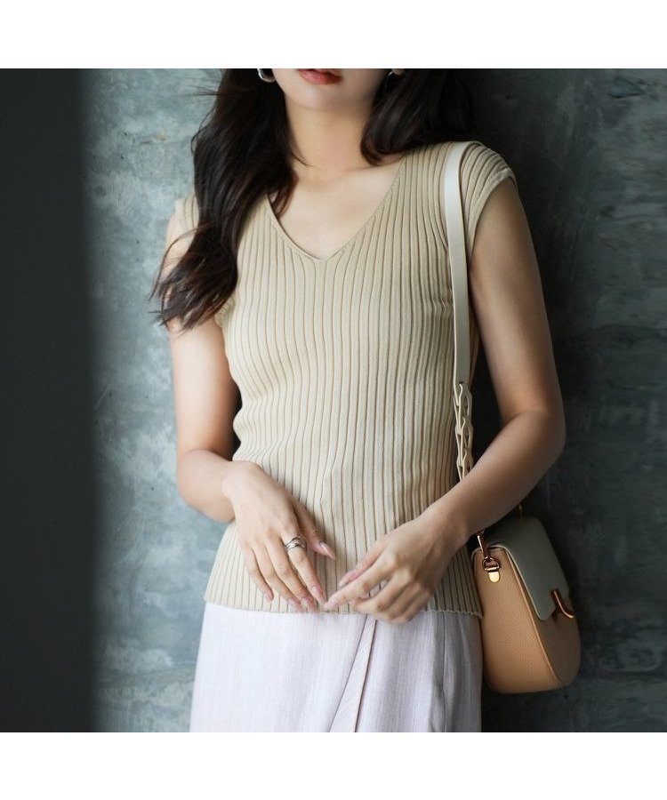 【セゾンドパピヨン/SAISON DE PAPILLON】のフレンチスリーブリブ切替サマーニットトップス インテリア・キッズ・メンズ・レディースファッション・服の通販 founy(ファニー) 　ファッション　Fashion　レディースファッション　Fashion for Women　トップス・カットソー　Cut & Sew Tops　ニット　Knit Tops & Sweaters　インナー　Innerwear　ウェーブ　Wavy Pattern　コンパクト　Compact, Small Size　切替　Switching, Contrast Panel　シンプル　Simple, Minimal　ジャケット　Jacket, Outerwear　スリーブ　Sleeve, Long Sleeve / Short Sleeve　フィット　Fit, Slim Fit　フレンチ　French, French Style　リブニット　Rib Knit, Ribbed Knit　おすすめ　Recommended / Our Picks　エレガント 上品　Elegant　ベージュ系その他2|ID: prp329100004863606 ipo3291000000036164355