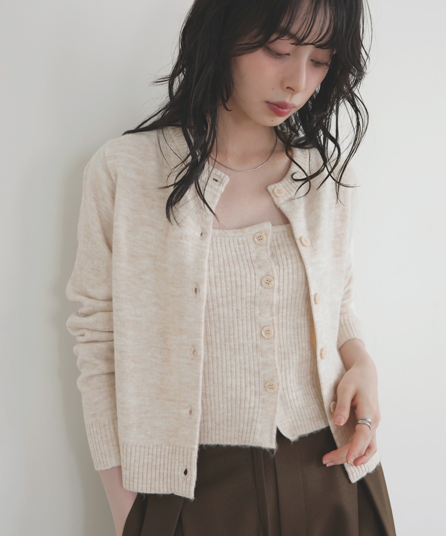 【リアン/Lian】のビスチェセットニットカーディガン インテリア・キッズ・メンズ・レディースファッション・服の通販 founy(ファニー) 　ファッション　Fashion　レディースファッション　Fashion for Women　トップス・カットソー　Cut & Sew Tops　ニット　Knit Tops & Sweaters　カーディガン・羽織り　Layered Style Cardigans　ビスチェ　Bustiers & Corset Tops / Layered Bustier Style　カーディガン　Cardigan, Knitwear　ビスチェ　Bustier, Corset Top　アイボリー|ID: prp329100004863928 ipo3291000000036182389