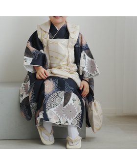 【ウタタネ/utatane / KIDS】のひよこ商店 七五三 着物 3歳 男の子 被布フルセット ベージュ金彩*紺七宝 人気、トレンドファッション・服の通販 founy(ファニー) ファッション Fashion キッズファッション Fashion for Kids 人気 Popular, Best Seller |ID:prp329100004864659