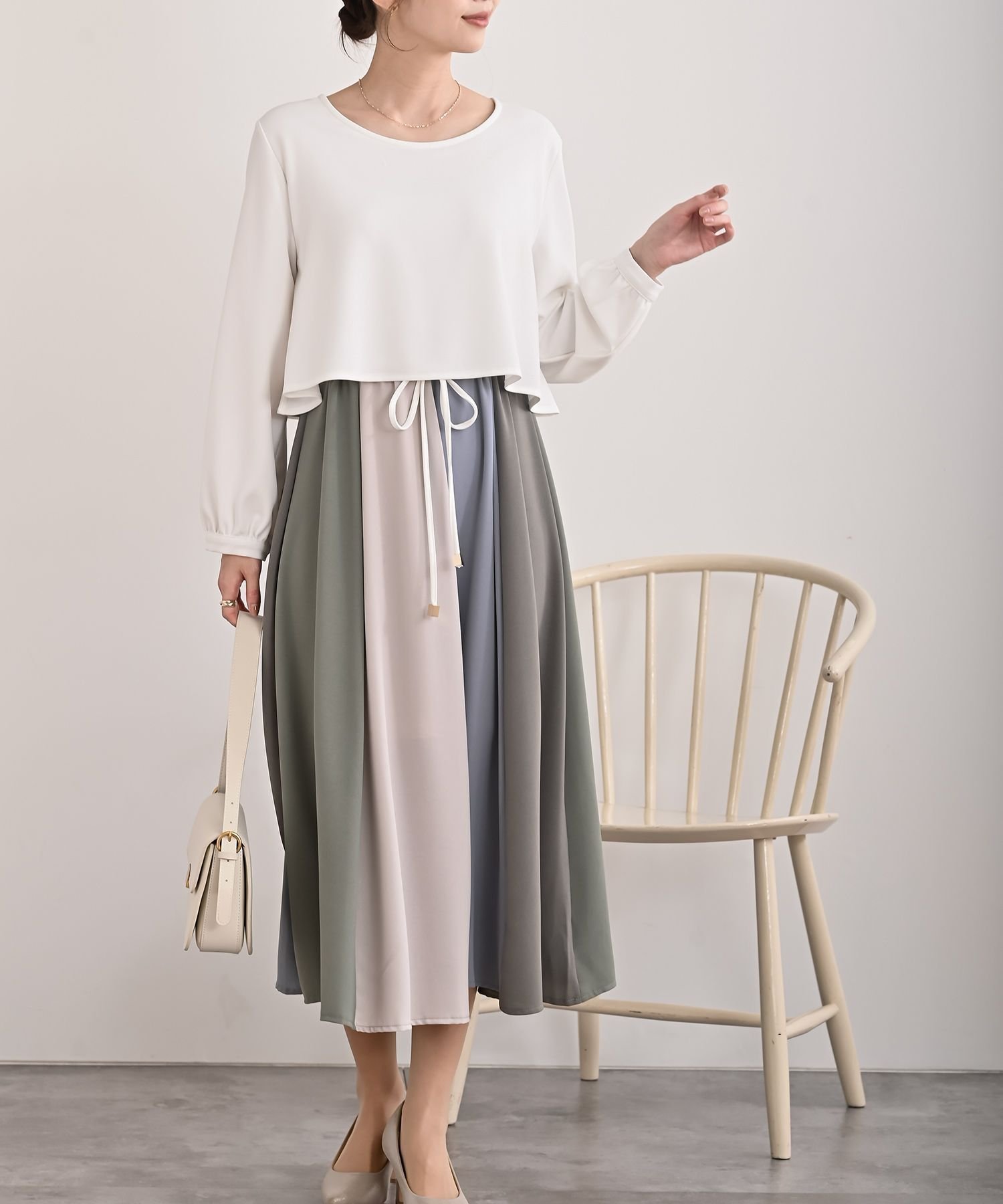 【アールピーエス/rps】のカラフルパッチワークドッキングワンピース インテリア・キッズ・メンズ・レディースファッション・服の通販 founy(ファニー) 　ファッション　Fashion　レディースファッション　Fashion for Women　ワンピース　Dresses　カラフル　Colorful Design　ジョーゼット　Georgette, Semi-Sheer Fabric　ストレッチ　Stretch, Stretchy Fabric　ドッキング　Docking, Mixed Material　パッチワーク　Patchwork, Mixed Fabric　リボン　Ribbon, Bow　再入荷　Restock / Back in Stock　無地　Plain, Solid Color　オフホワイト|ID: prp329100004864679 ipo3291000000036206441